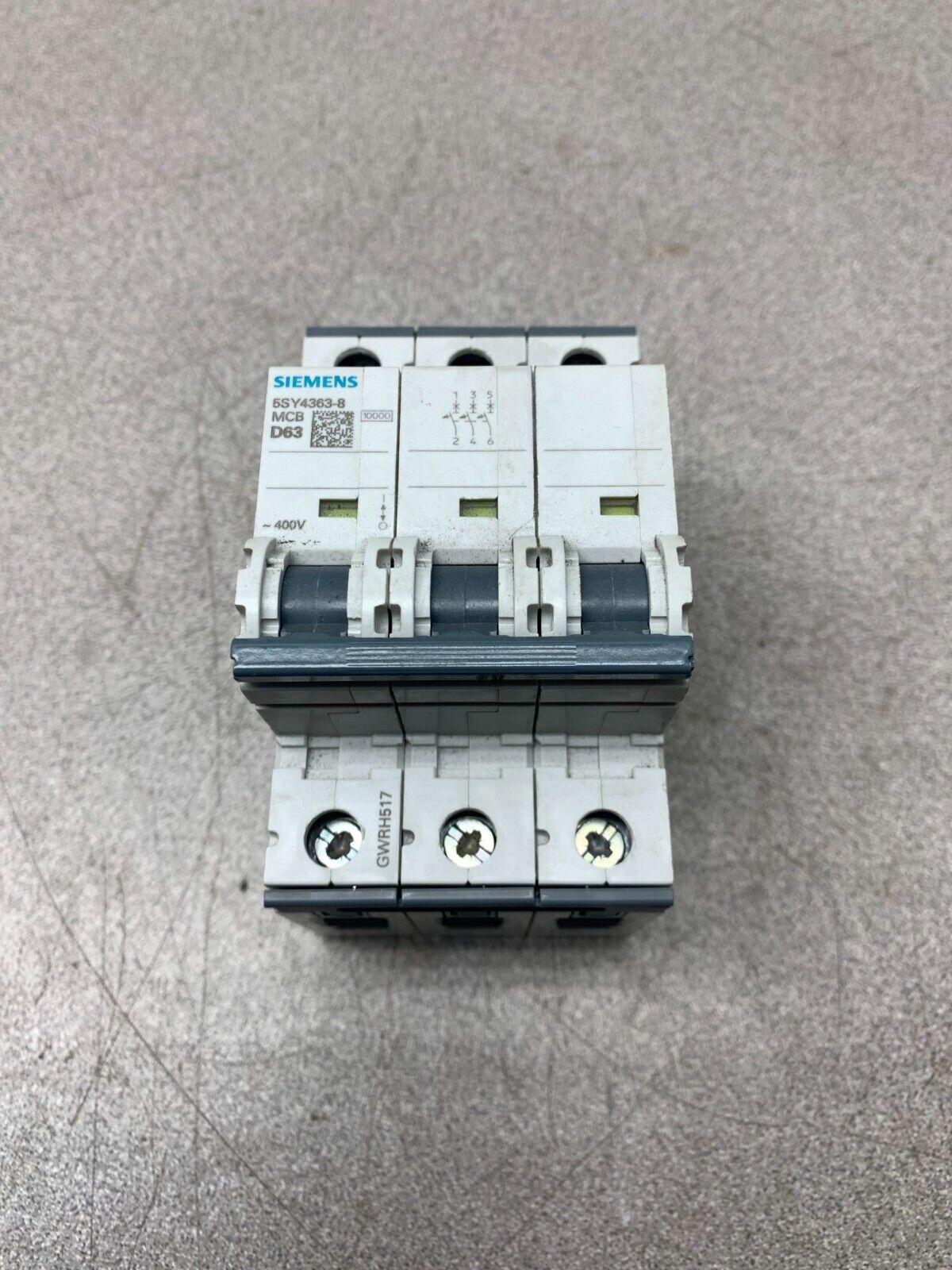 USED SIEMENS 3 POLE CIRCUIT BREAKER 5SY4363-8