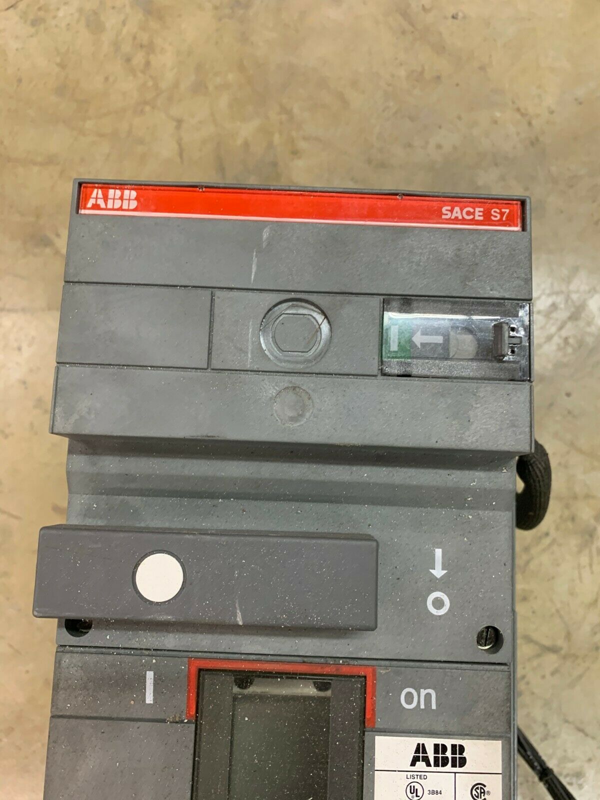 USED ABB 122160009-001 CIRCUIT BREAKER AB00532210 WITH M7-4 OPERATOR