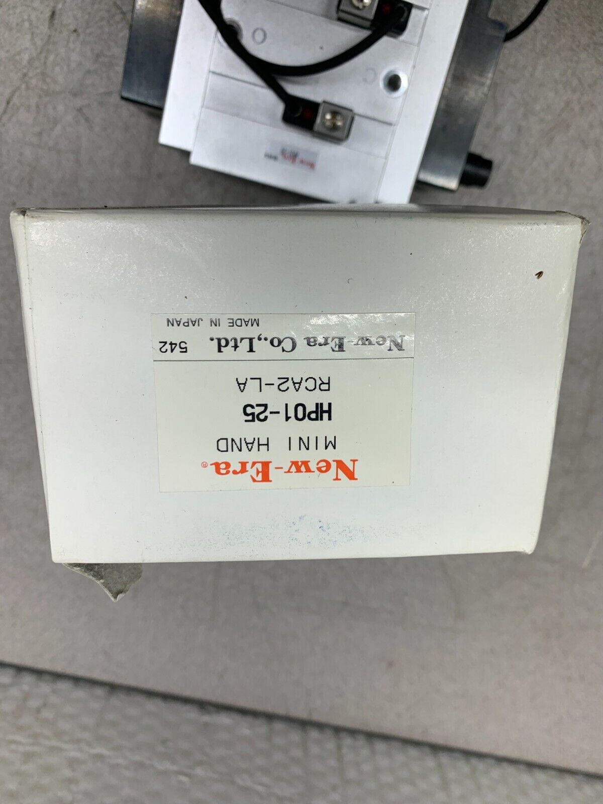 NEW IN BOX NEW-ERA GRIPPER HP01-25 MINI HAND RCA2-LA
