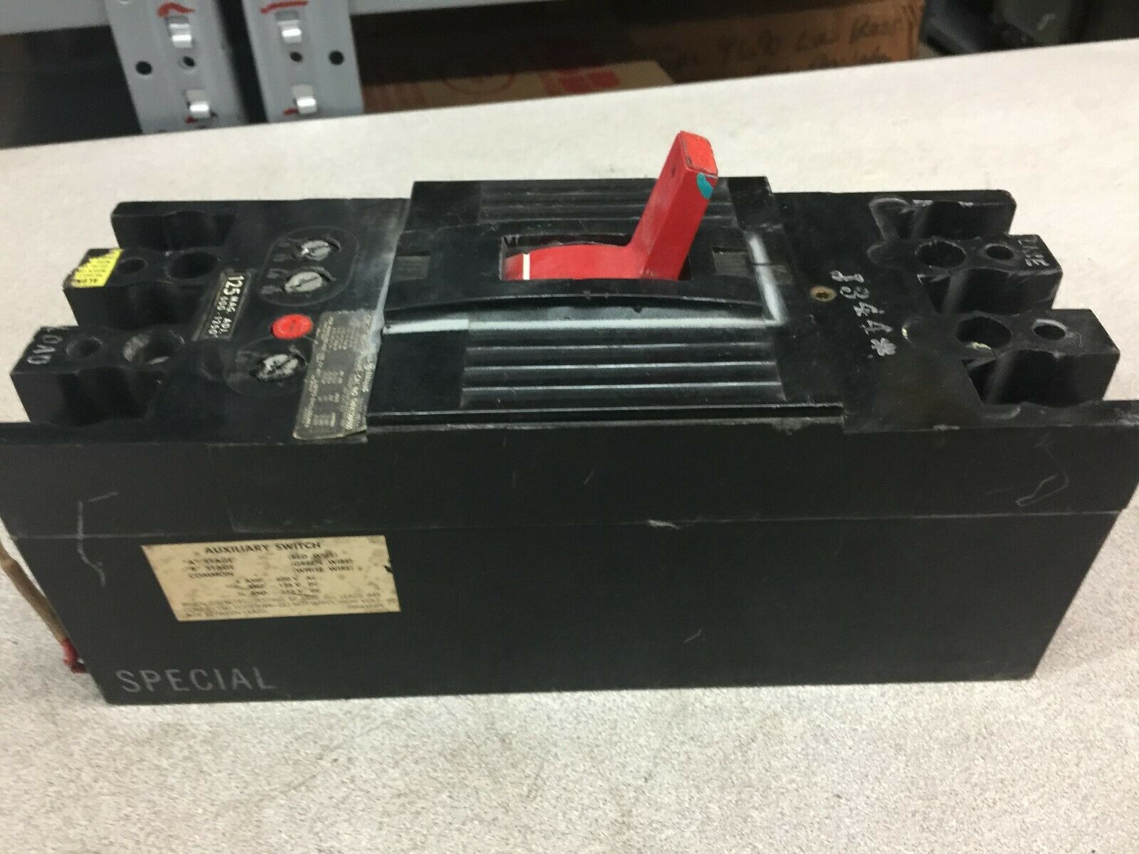 USED GE 125AMP 2POLE 600VAC 250VDC BREAKER THFK226F00