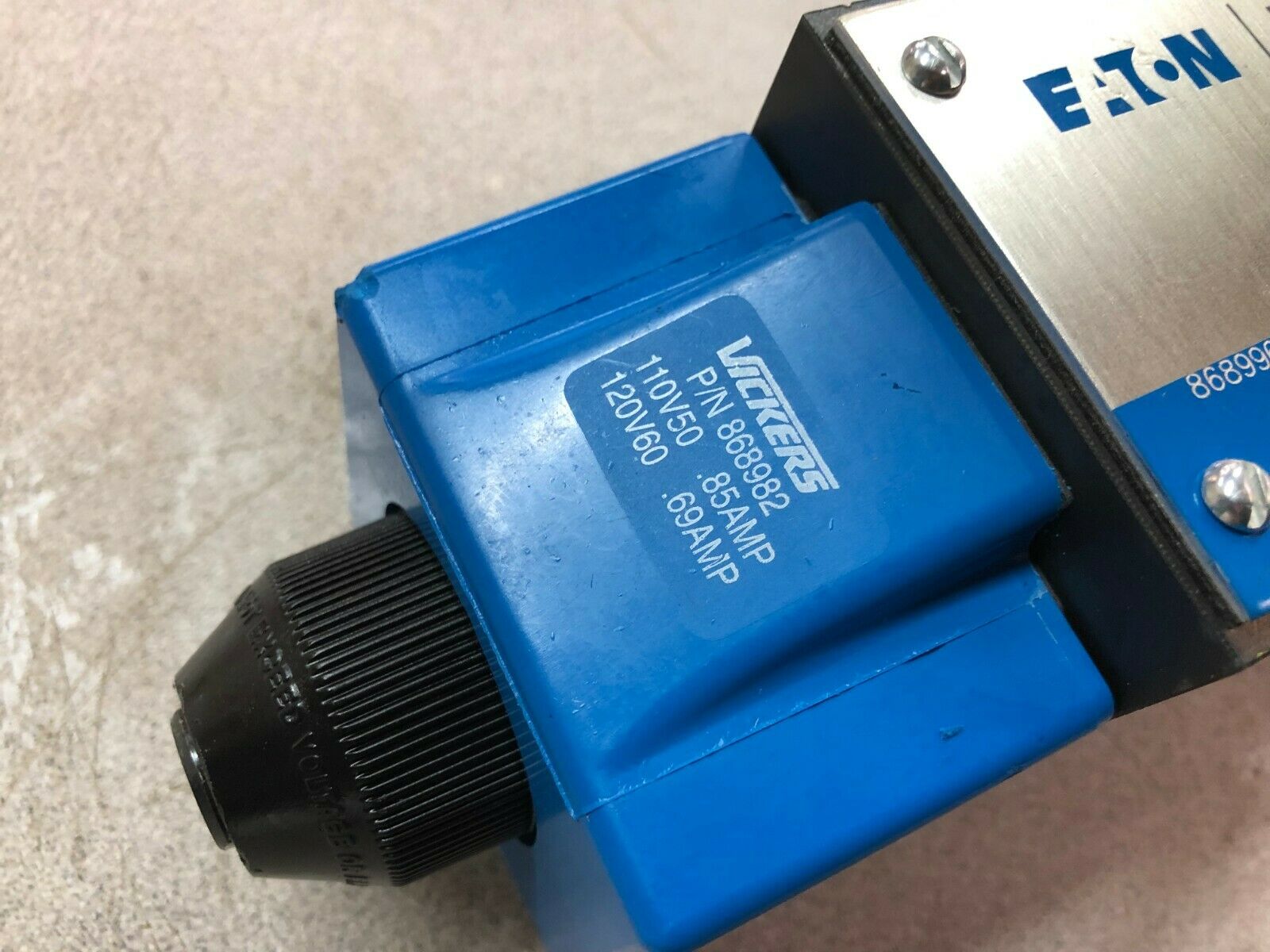 NEW NO BOX EATON VICKERS 868996 HYDRAULIC VALVE F3-DG4S2-012N-B-60