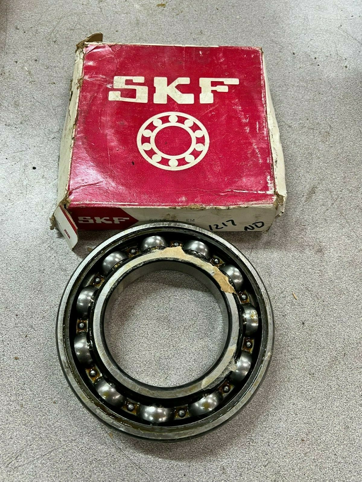 NEW IN BOX SKF ROLLER BEARING 6217 J EM