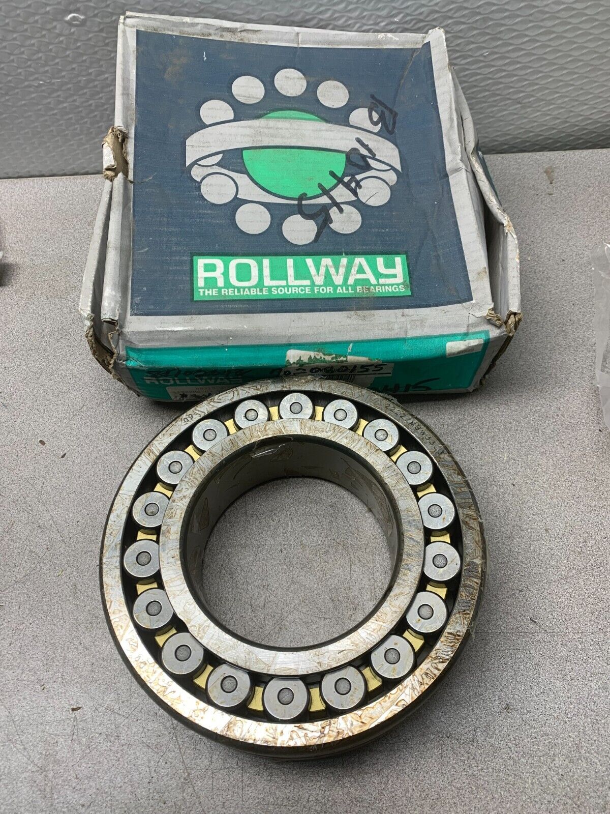 NEW IN BOX ROLLWAY ROLLER BEARING 22222MBW33C3