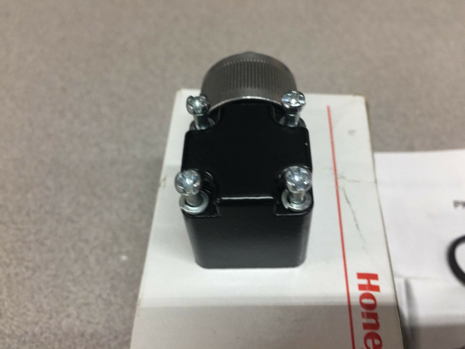 NEW IN BOX HONEYWELL MICRO SWITCH 9PA44