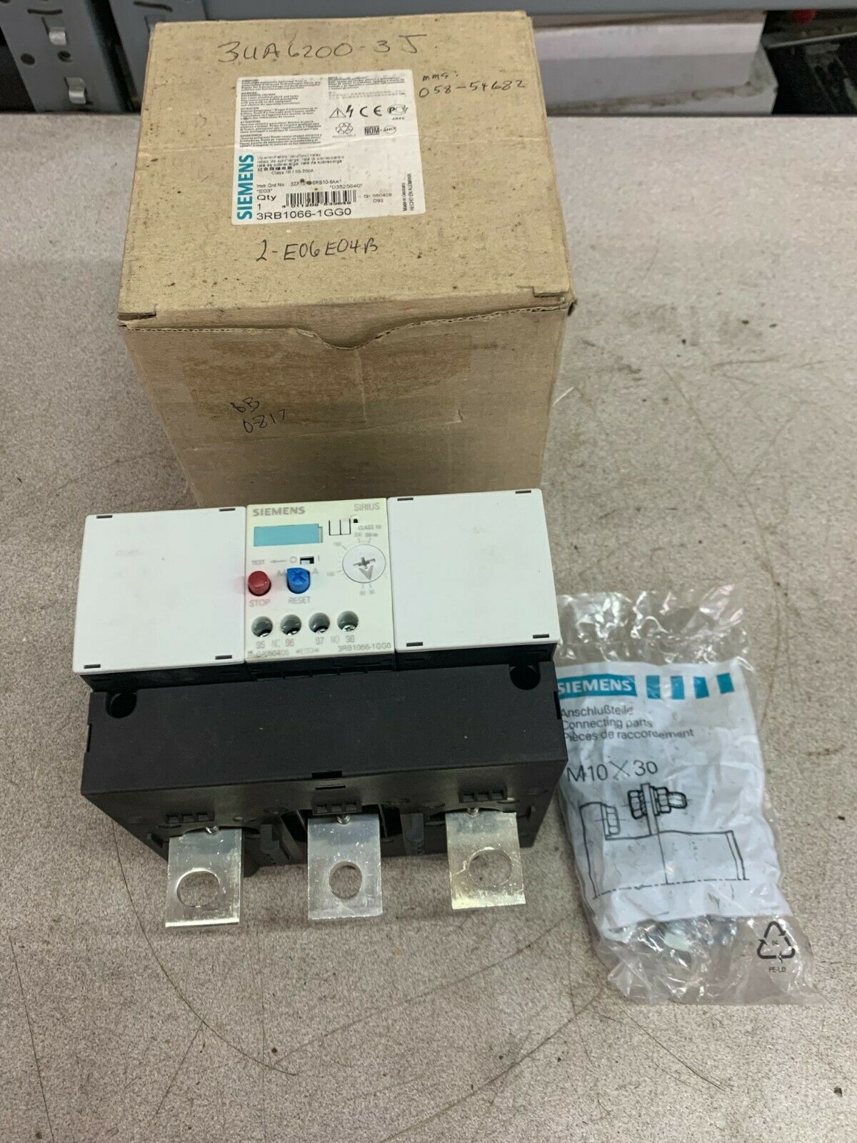 NEW IN BOX SIEMENS OVERLOAD RELAY 3RB1066-1GG0