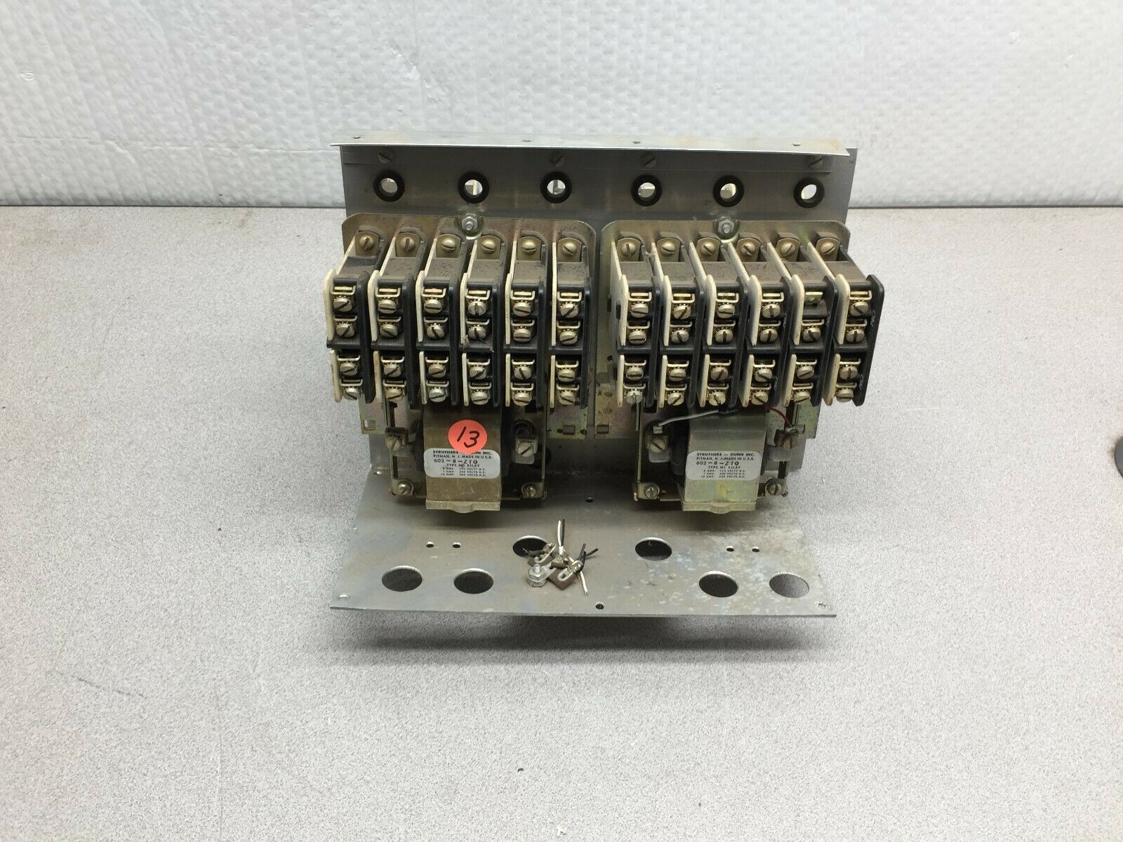 USED STRUTHERS AND DUNN TYPE MC RELAY 24VDC COIL (4 RELAYS ON A BRACKET) 602-8-Z