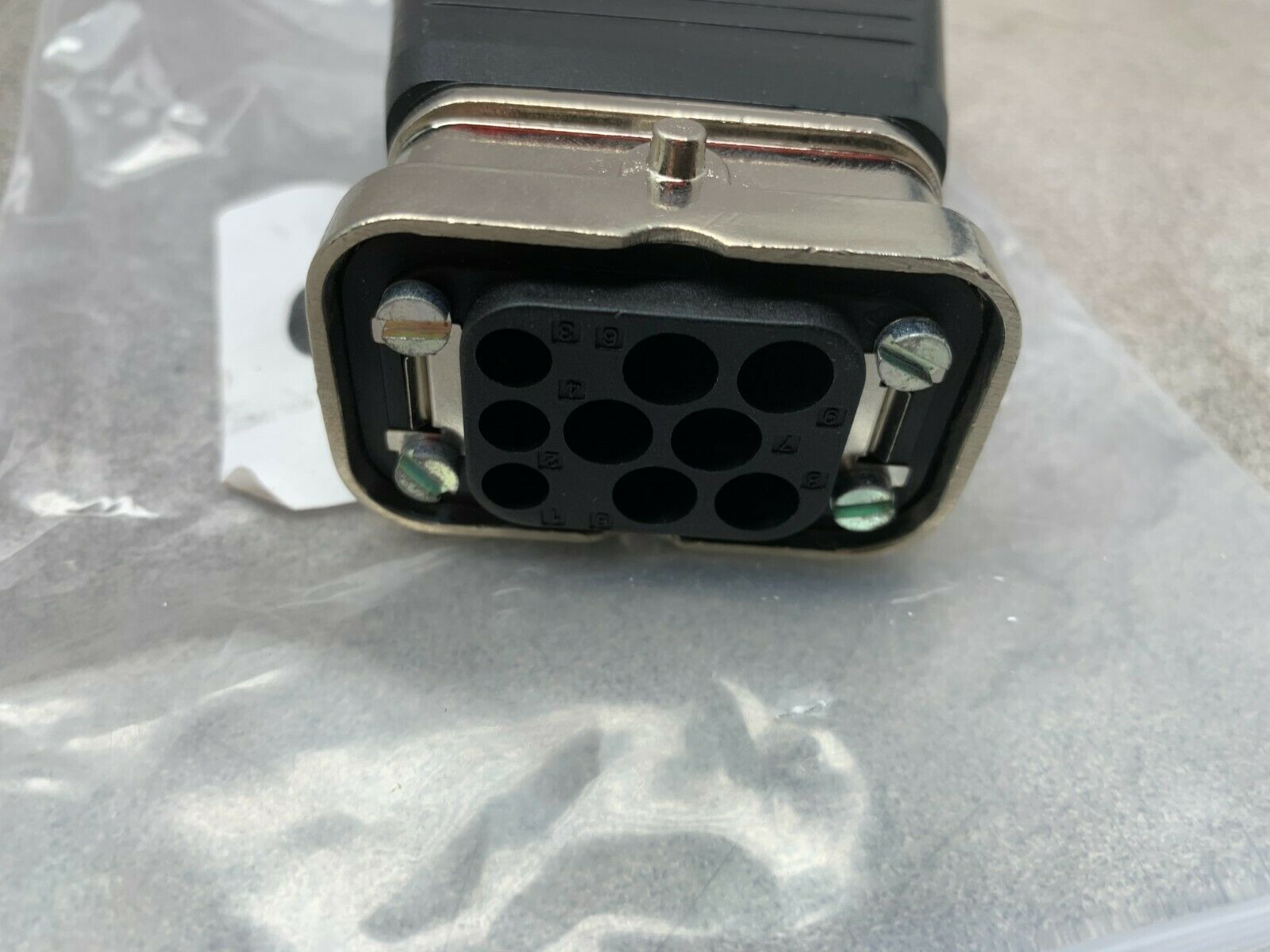 NEW NO BOX AMPHENOL HEAVY DUTY POWER CONNECTOR P28820