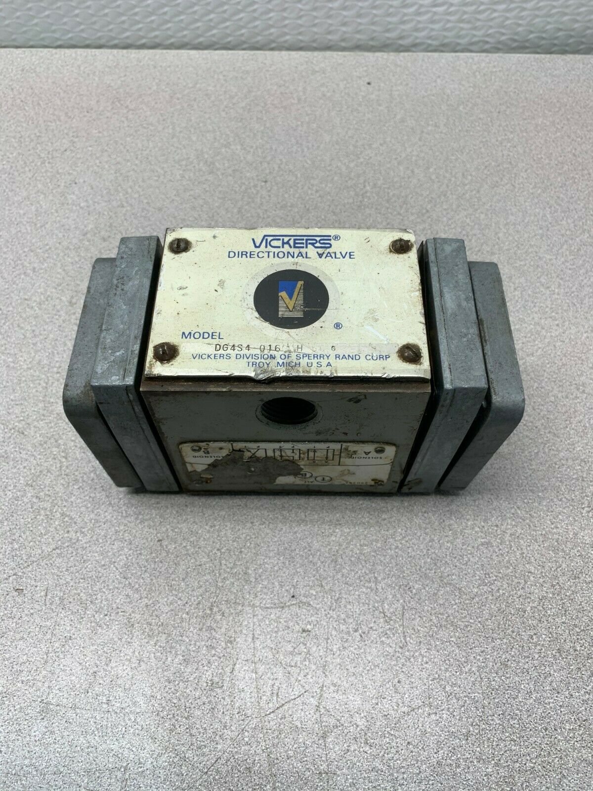 USED VICKERS DIRECTIONAL VALVE DG4S4 016C H 50 G