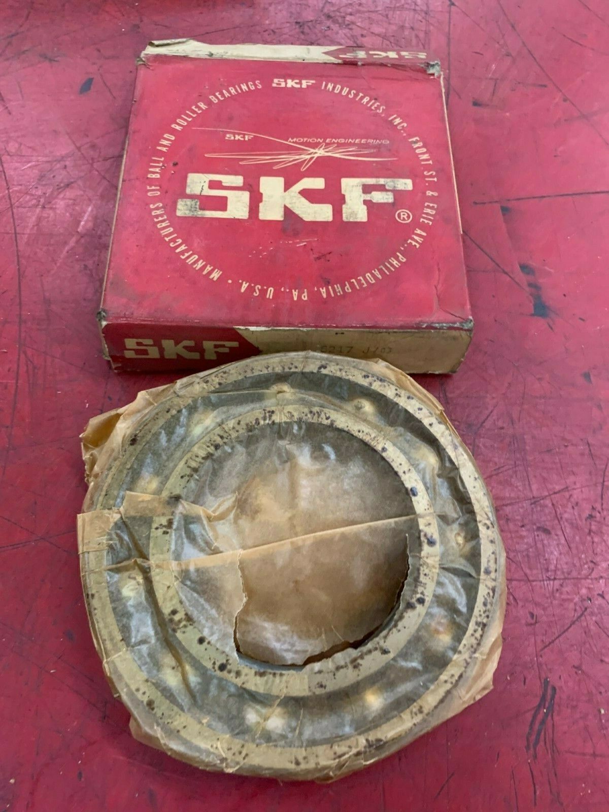 NEW IN BOX SKF ROLLER BEARING 6217 J