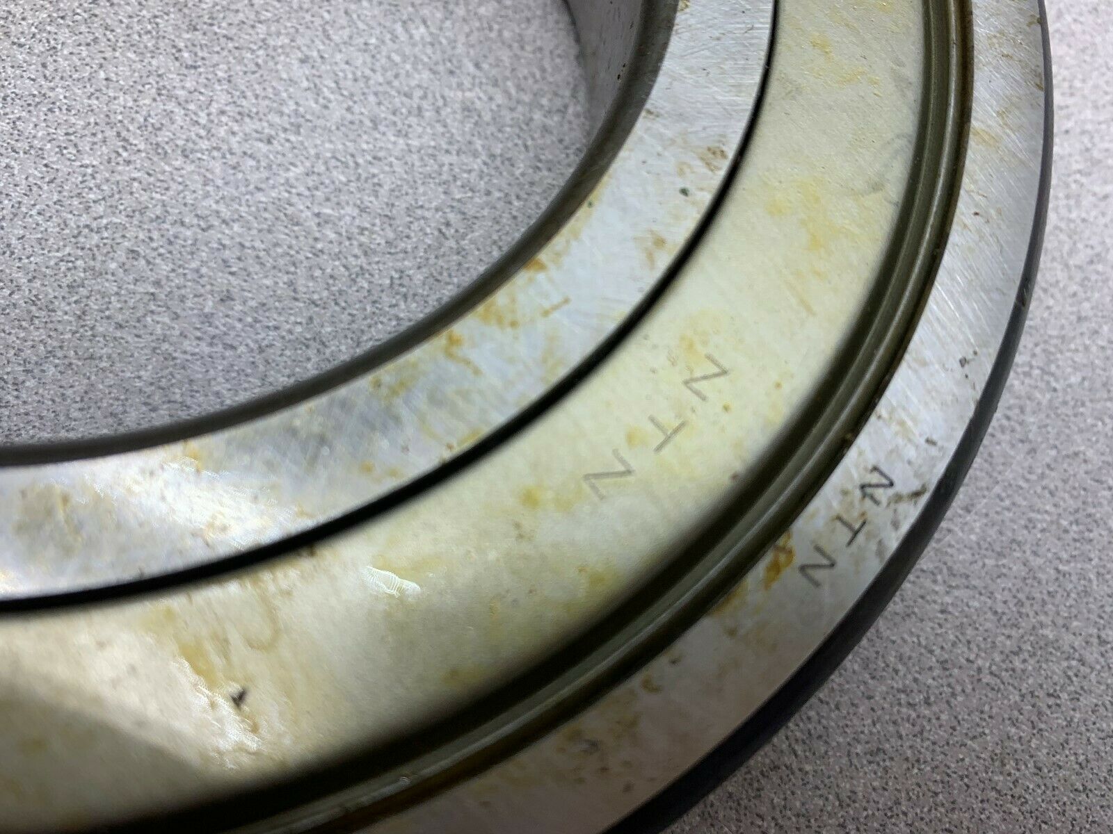 NEW NO BOX NTN BEARING 62202