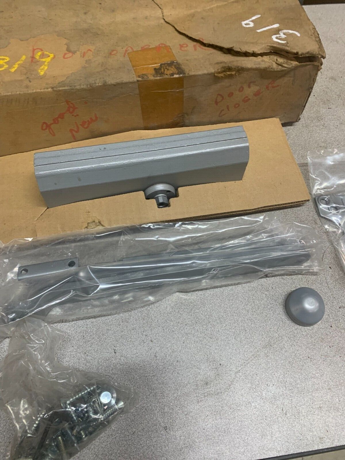 NEW IN BOX NORTON TRI-STYLE DOOR CLOSER 6A992