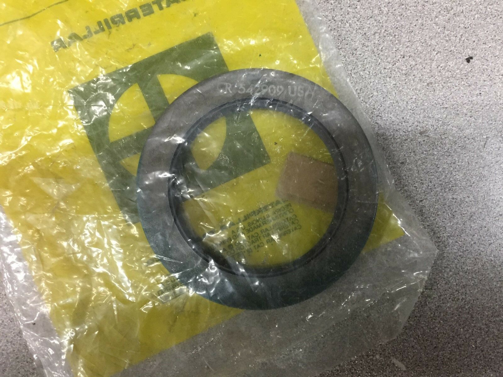 NEW IN BAG CATERPILLAR SEAL 1 649026 6-4