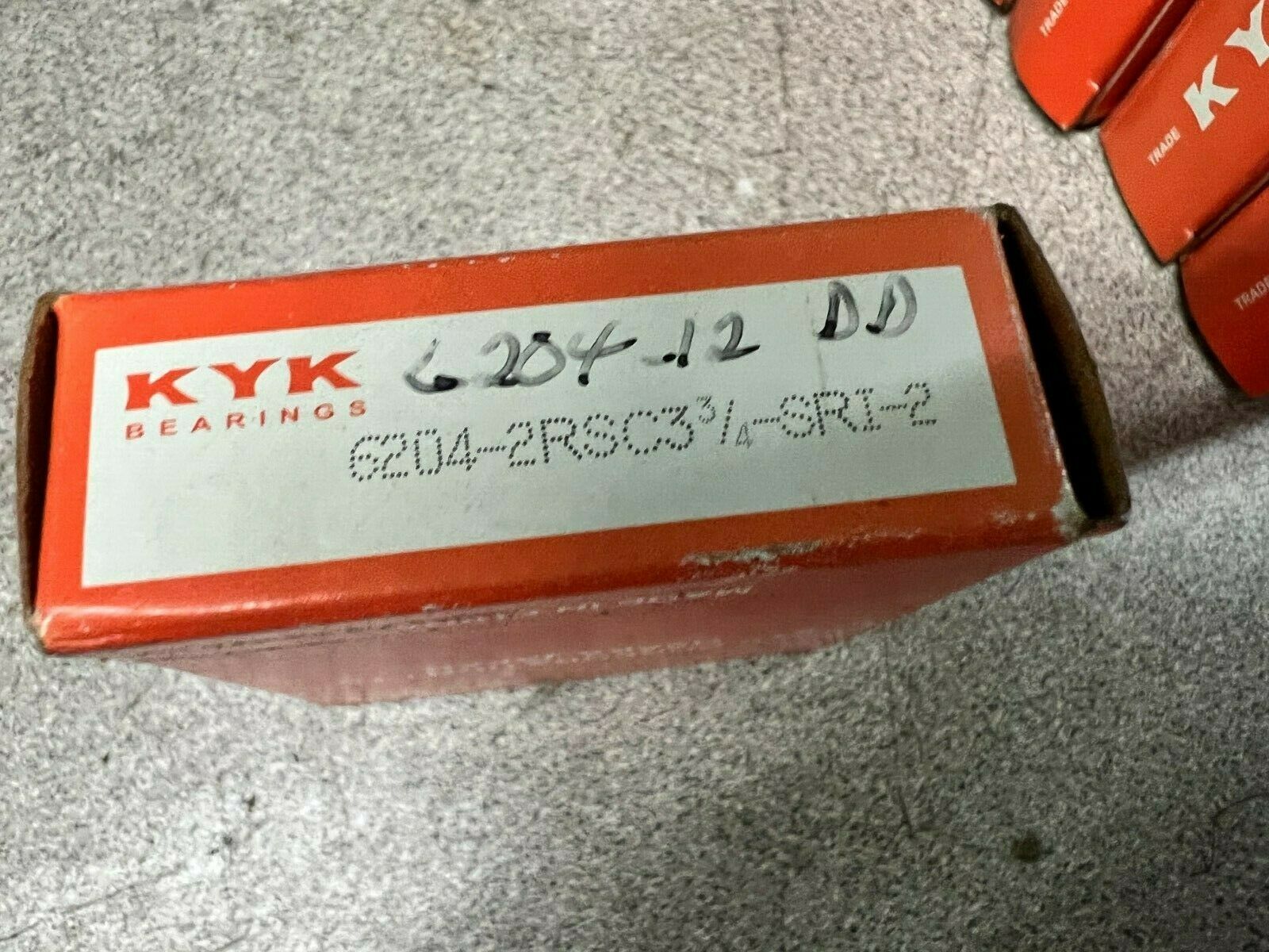 NEW IN BOX KYK 6204-2RS CE 3/4 BALL BEARING 6204-2RSCE3/4-SRI-2