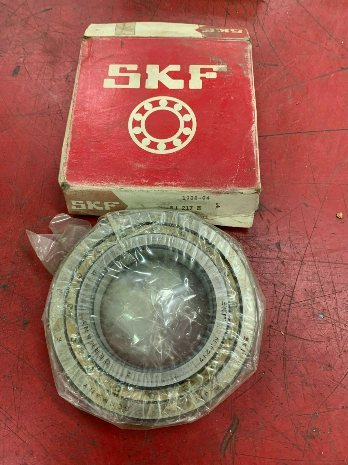 NEW IN BOX SKF BALL BEARING NJ 217 M