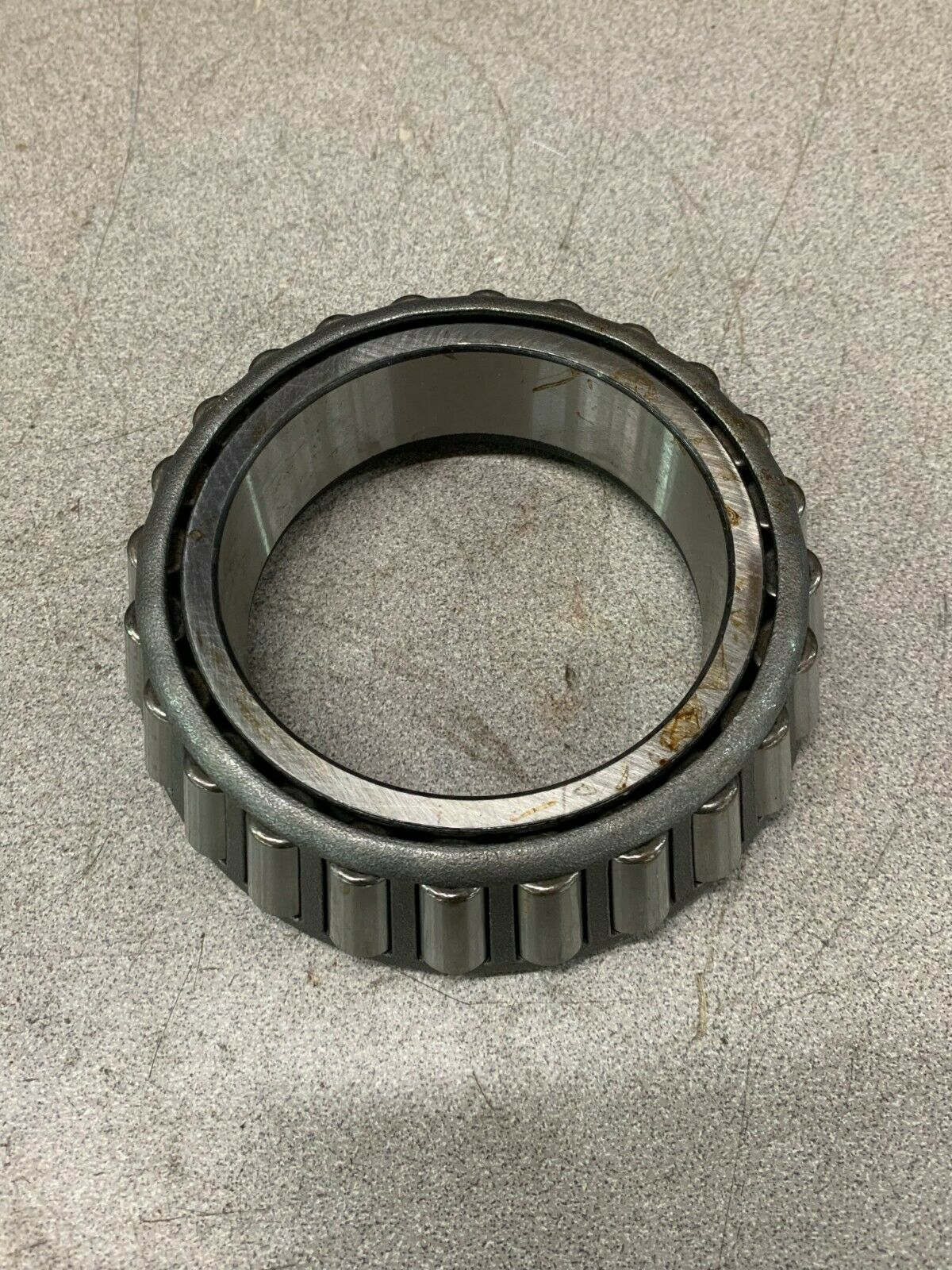 NEW NO BOX BOWER TAPERED ROLLER CONE BEARING 47687