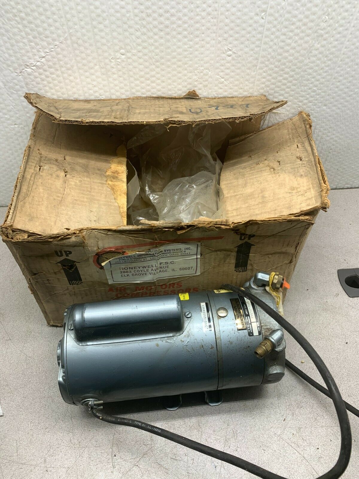 NEW GAST A79-0522-P134A VACUUM MOTOR 03890003-001 GENERAL ELECTRIC 5KC39KG448S