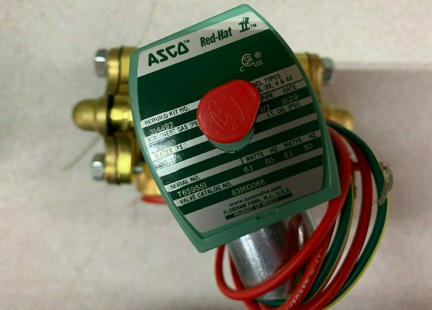 NEW IN BOX ASCO 120VAC. 1/2" SOLENOID VALVE 8136G066