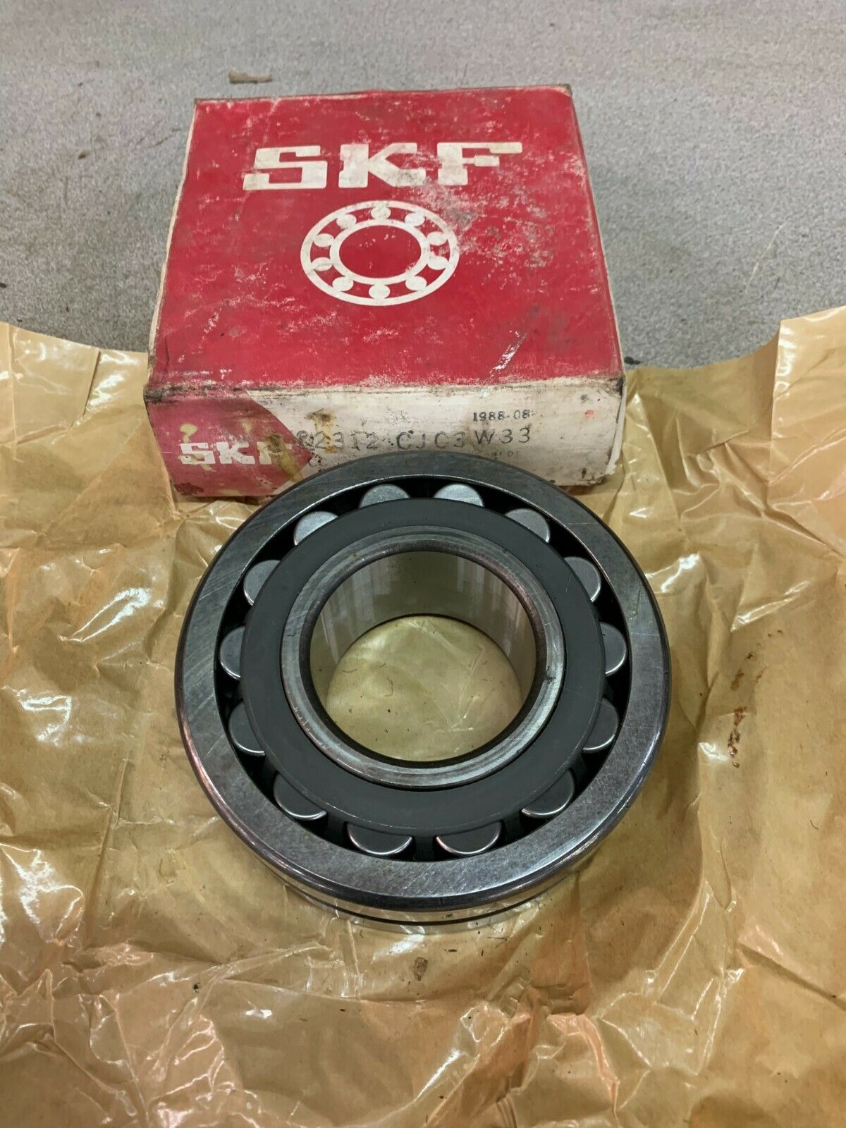 NEW IN BOX SKF 22312 CJ/C3/W33 SPHERICAL ROLLER BEARING 22312 CJC3W33