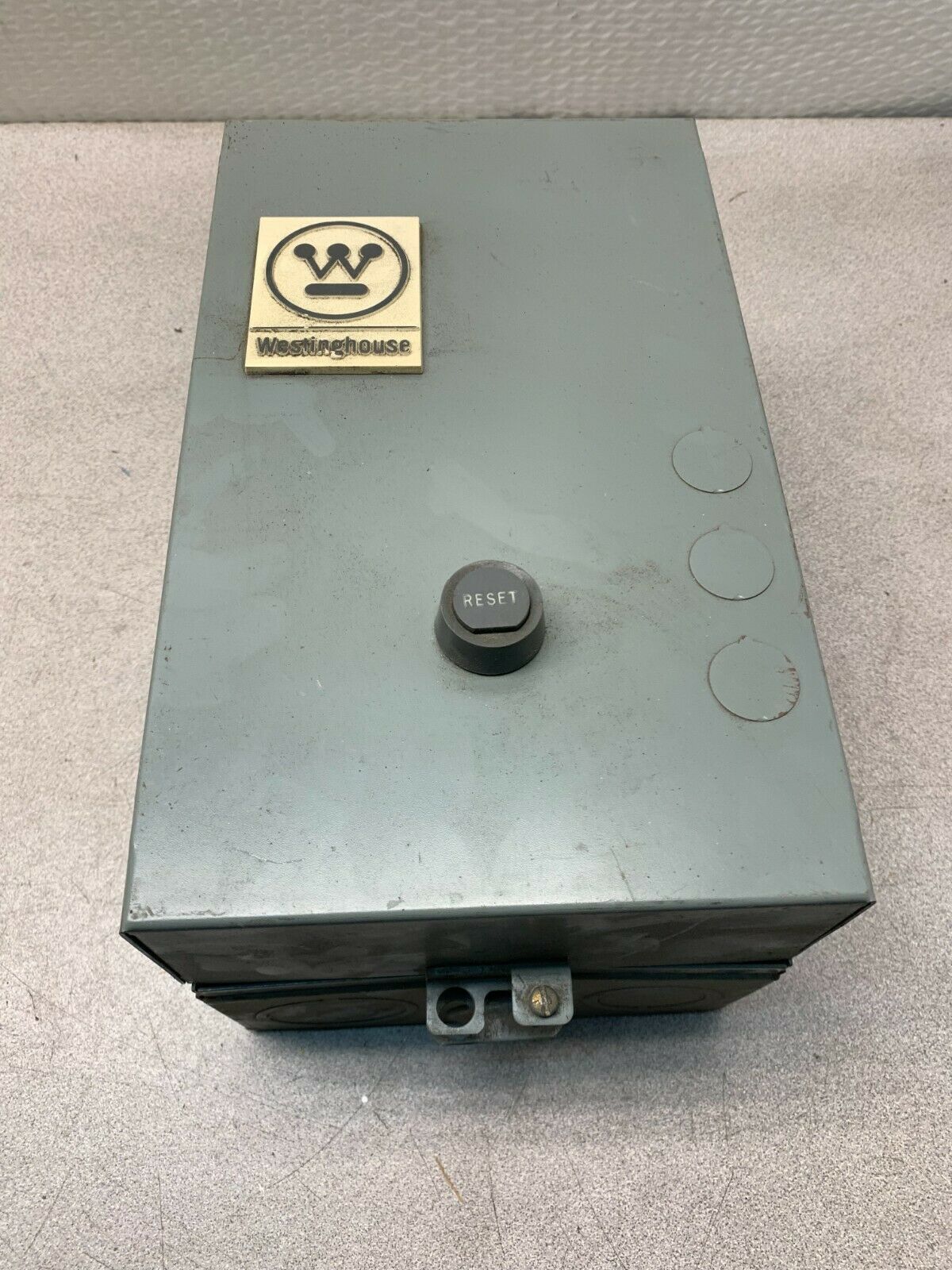 USED WESTINGHOUSE SIZE 0 STARTER 110/120V. COIL IN ENCLOSURE B200M0CAC