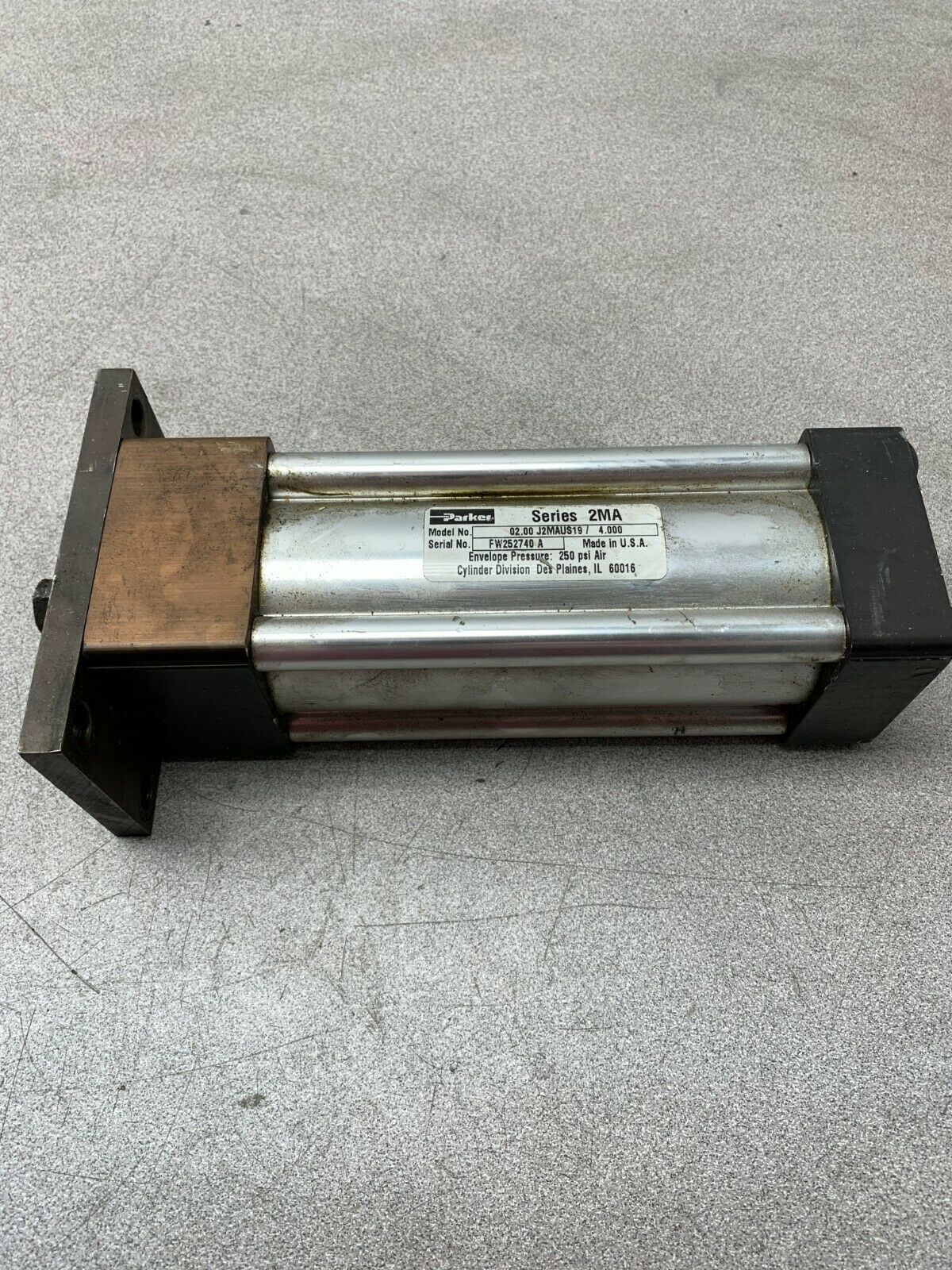 USED PARKER PNEUMATIC CYLINDER 02.00 J2MAUS19 4.000