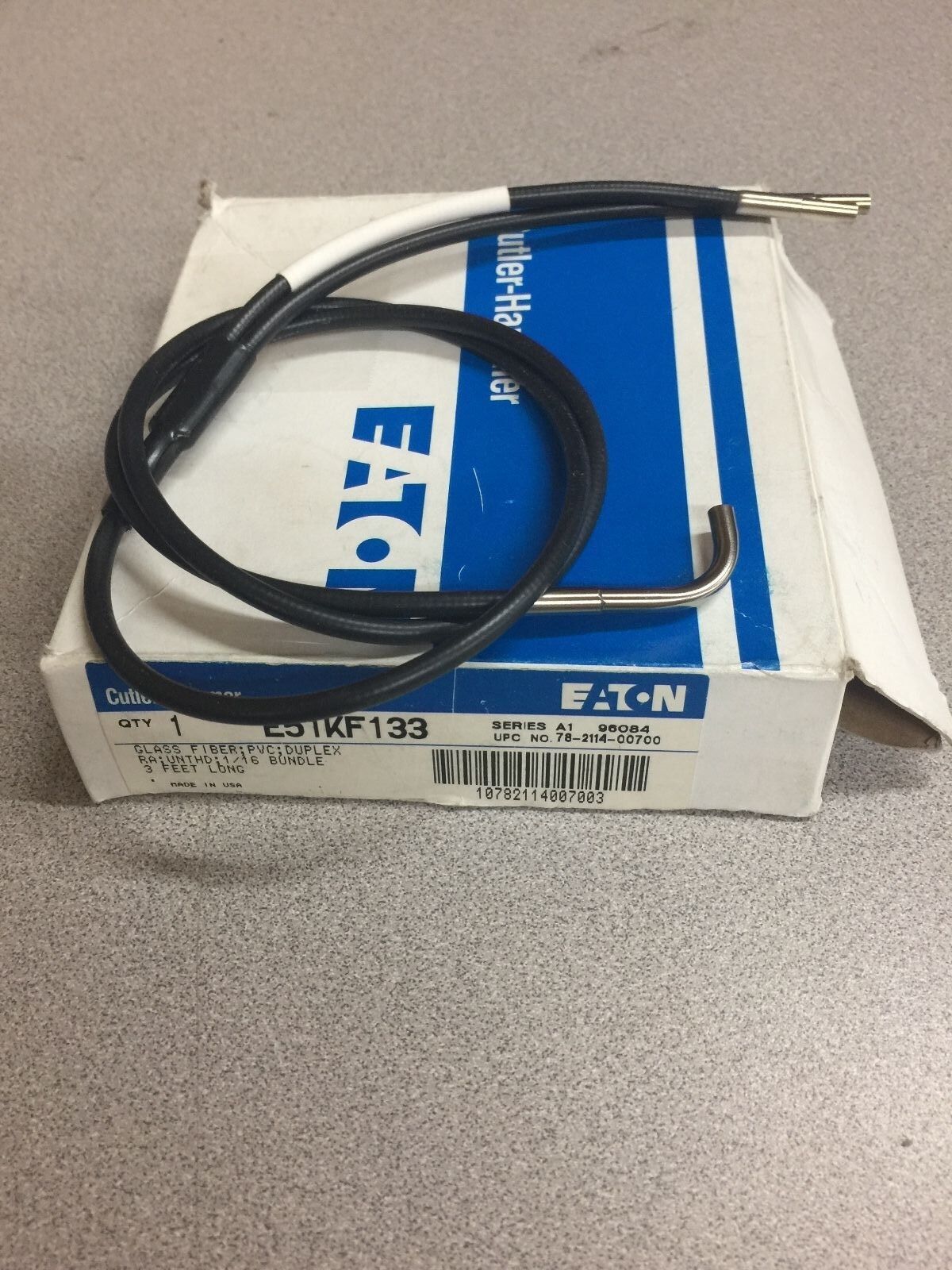 NEW IN BOX CUTLER HAMMER GLASS FIBER DUPLEX 3 FT E51KF133