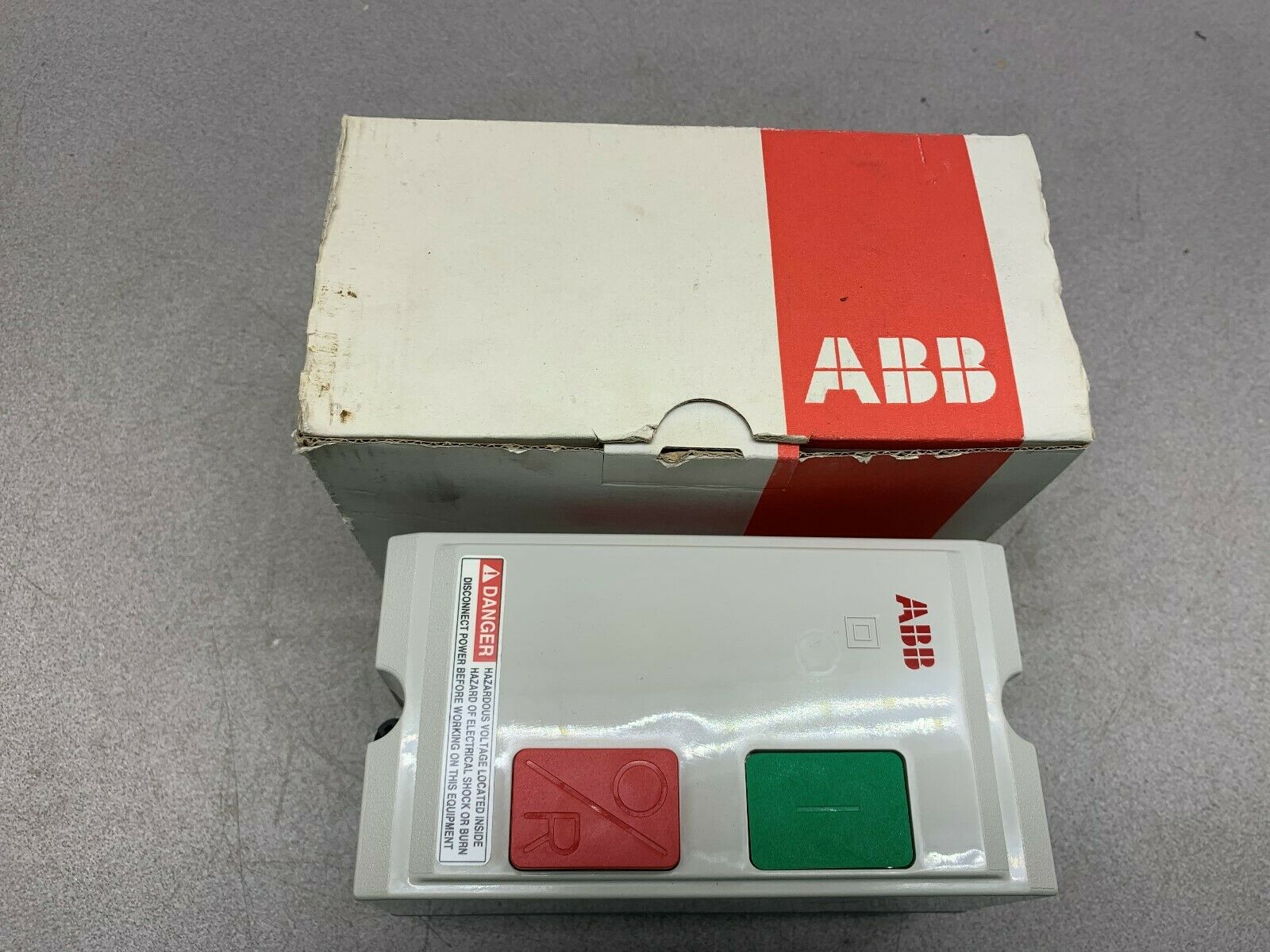 NEW IN BOX ABB "3PH STR,IP65,120V,ST-STEN" A9SD-84NA