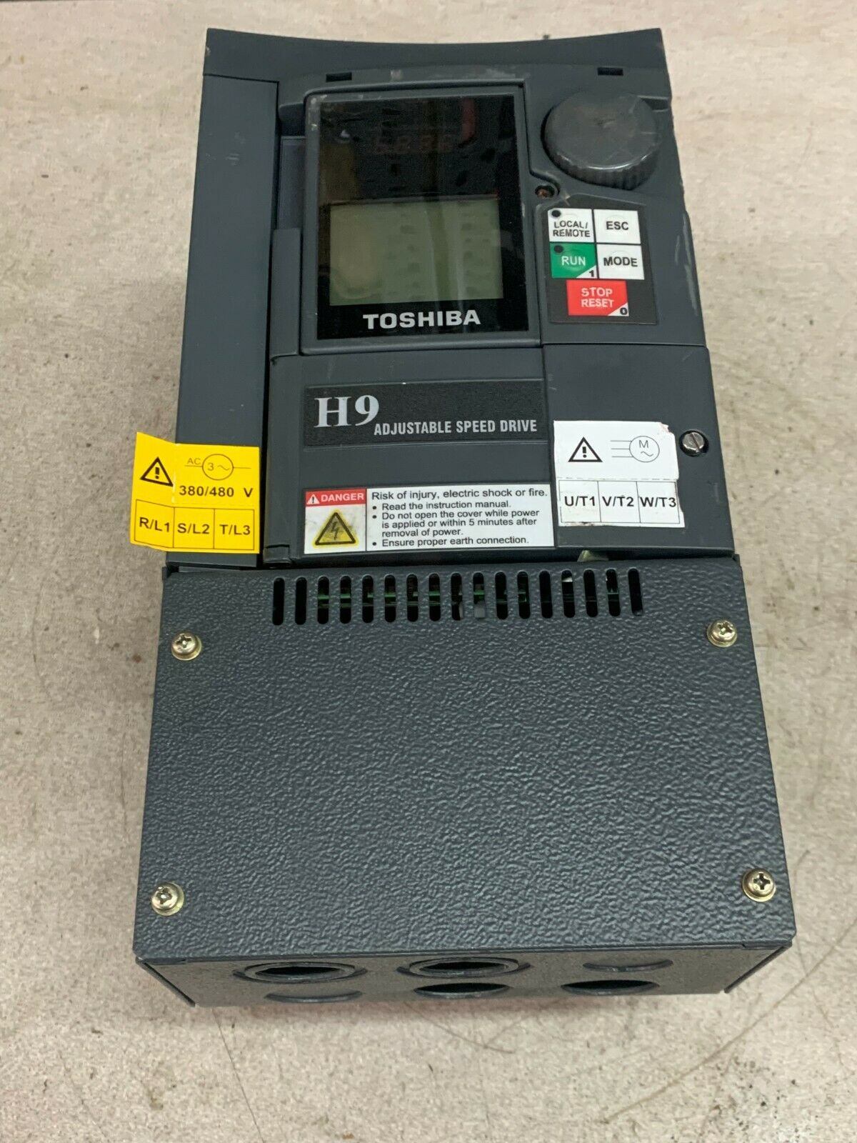 USED TOSHIBA 7.5HP TRANSISTOR INVERTER VT130H9U4080