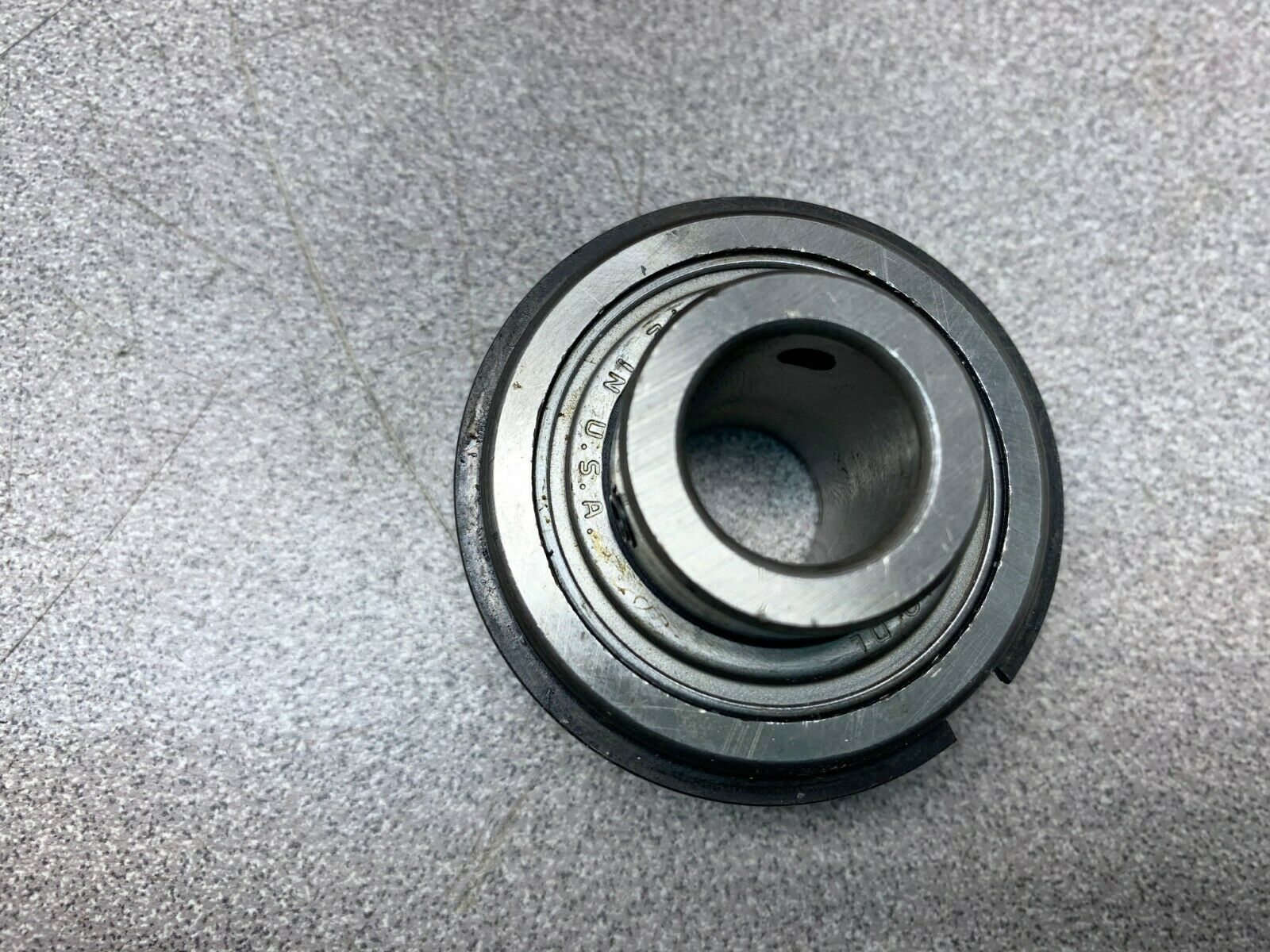 NEW IN BOX NICE BEARING 7610DLG