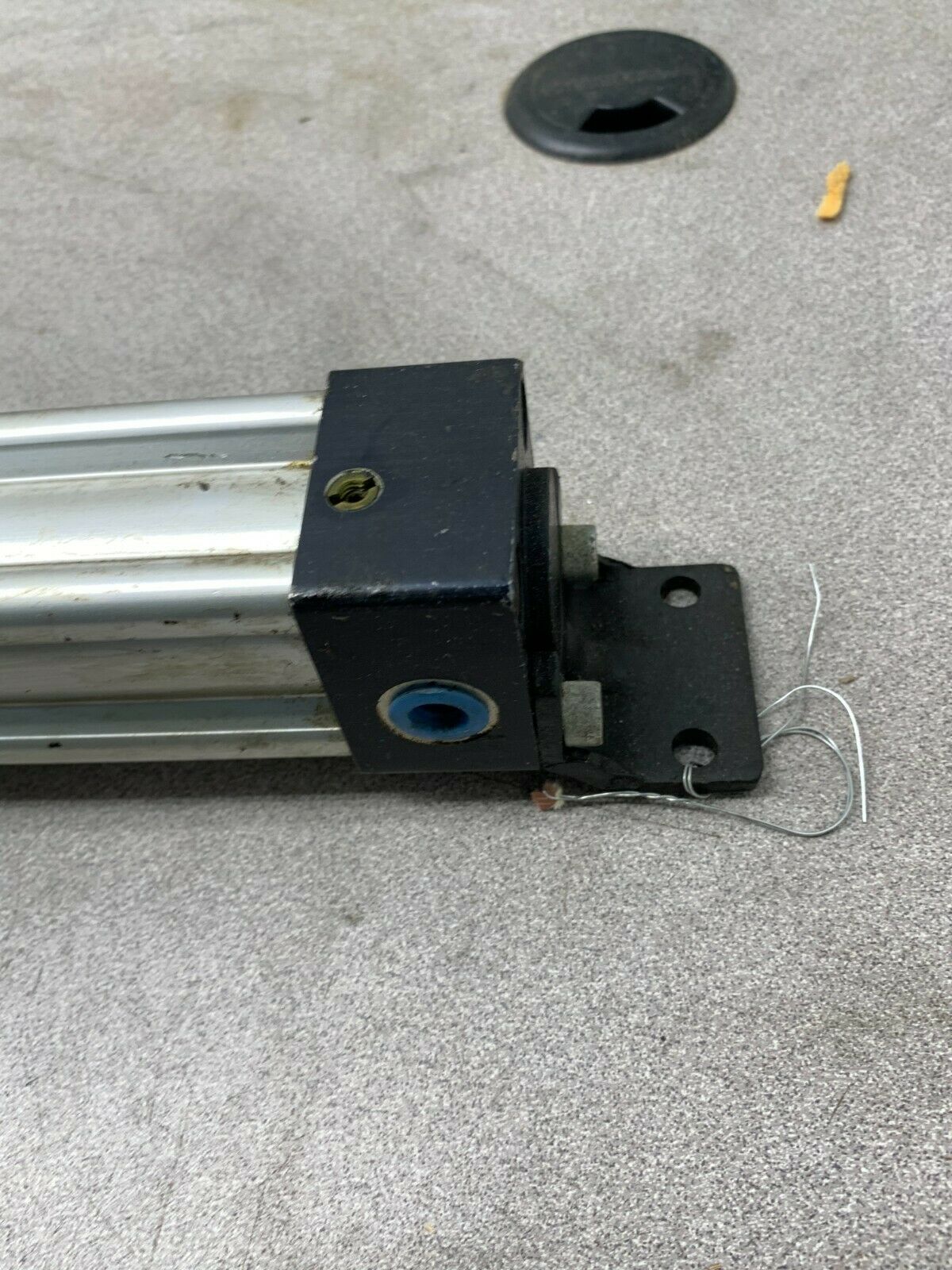 NEW NO BOX PARKER PNEUMATIC CYLINDER 32 CCBMPRVS19MC 425.0