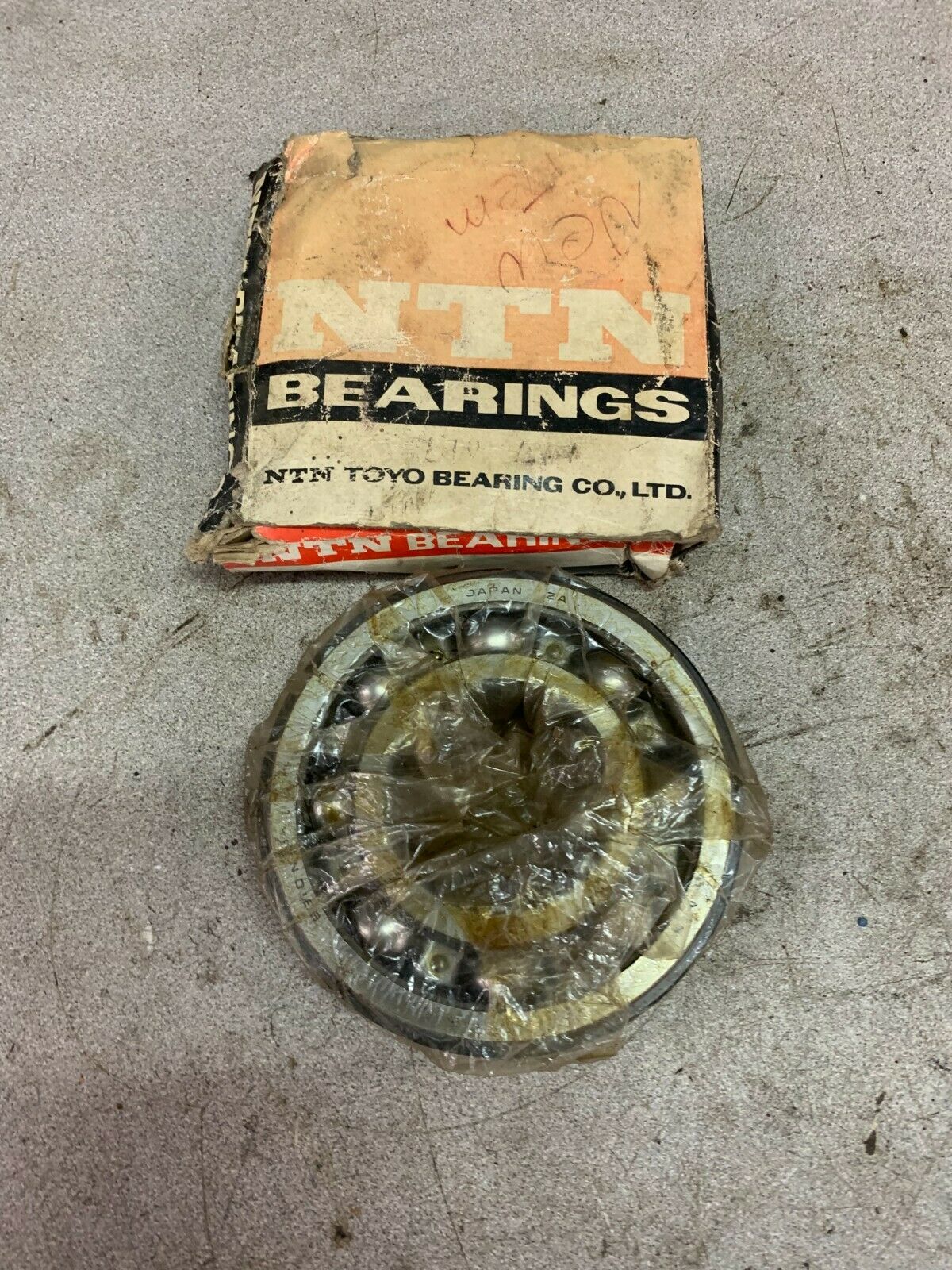 NEW IN BOX NTN ROLLER BEARING 6810ZNR