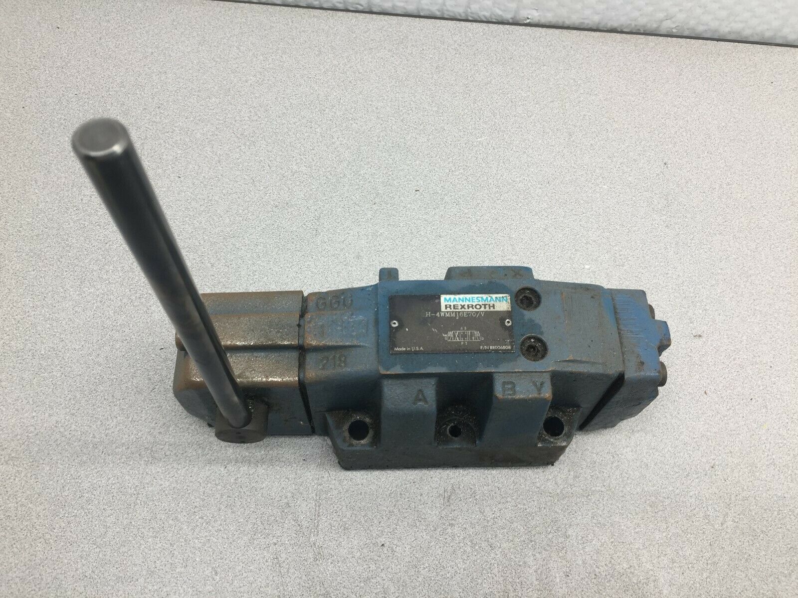 USED REXROTH MANUAL CONTROL VALVE H-4WMM16E70/V