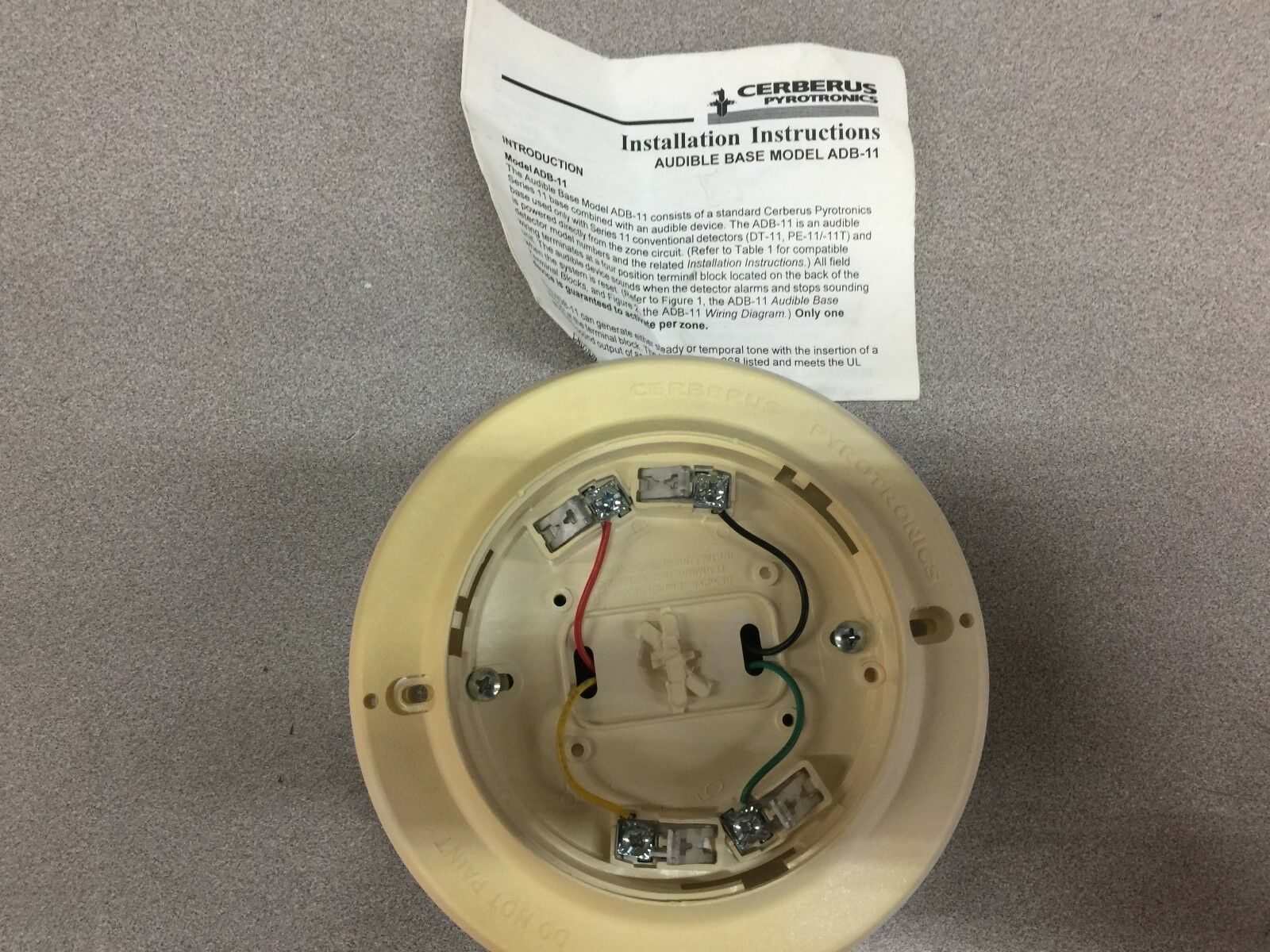 NEW NO BOX SIEMENS AUDIBLE BASE FOR SERIES 11 SMOKE DETECTOR ADB-11