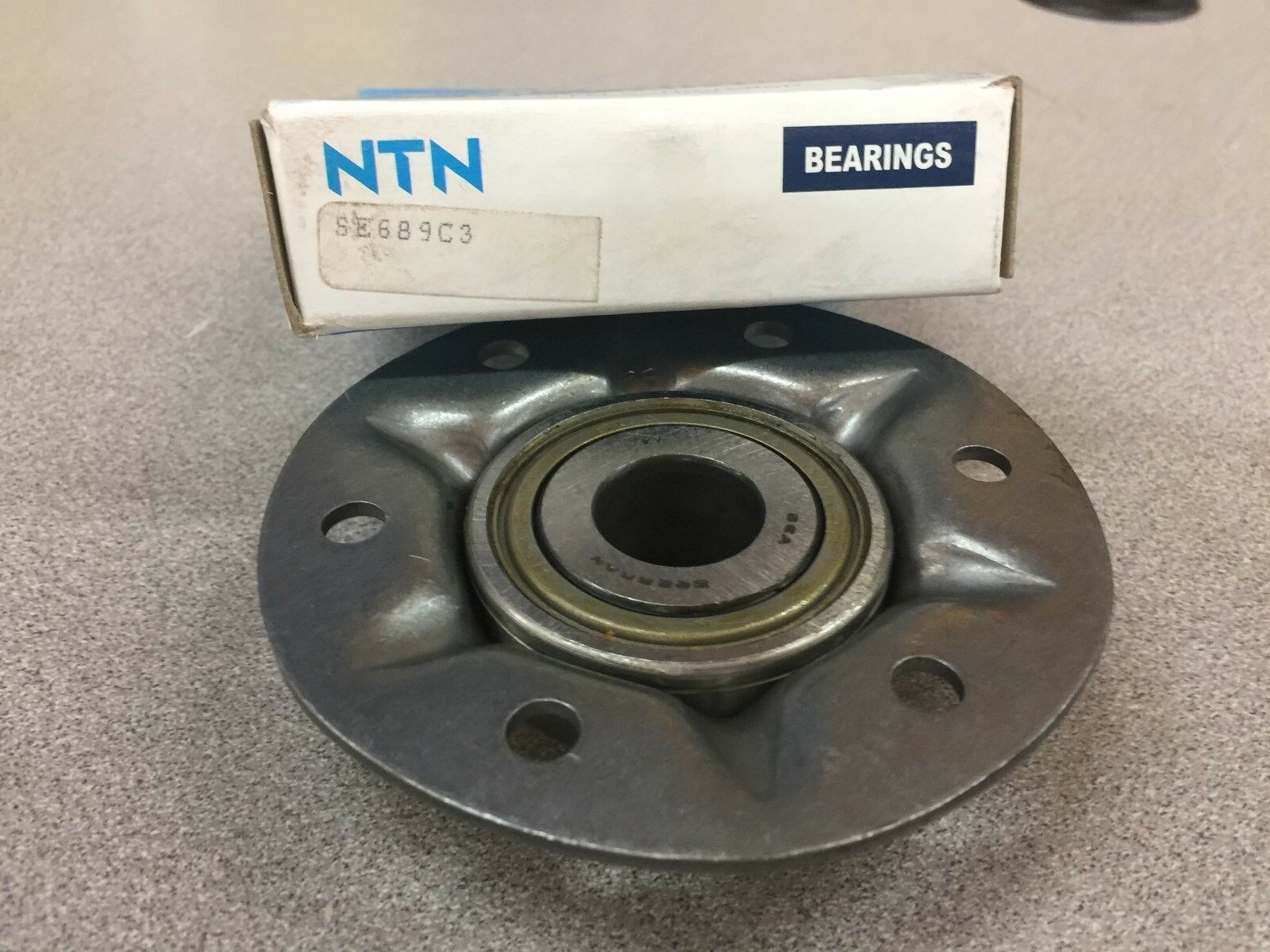 NEW IN BOX NTN FLANGE BEARING SE689C3