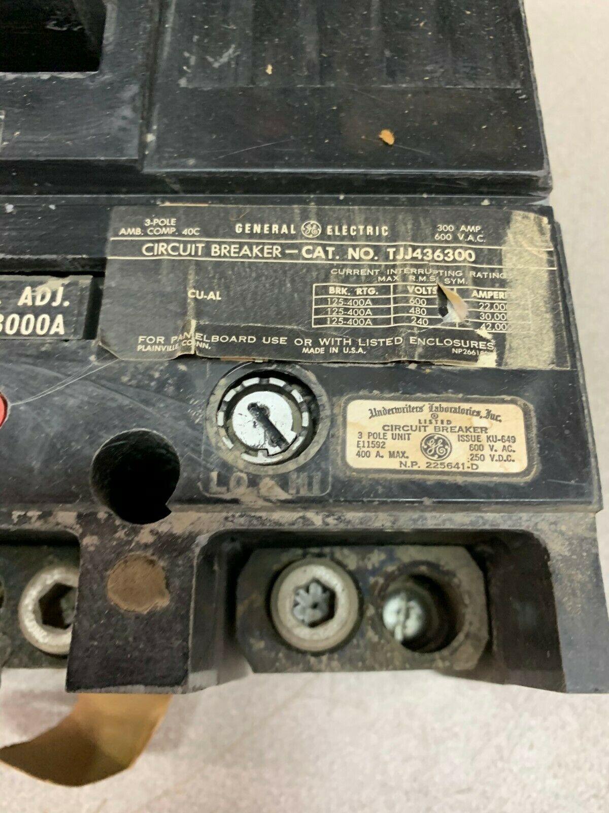 USED GENERAL ELECTRIC 3 POLE 300AMP CIRCUIT BREAKER TJJ436300