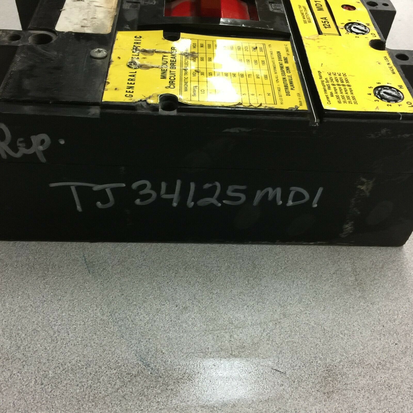 USED GE TJ34FMD 125AMP 3POLE 600VAC 24VDC UVR BREAKER TJ34125MD1