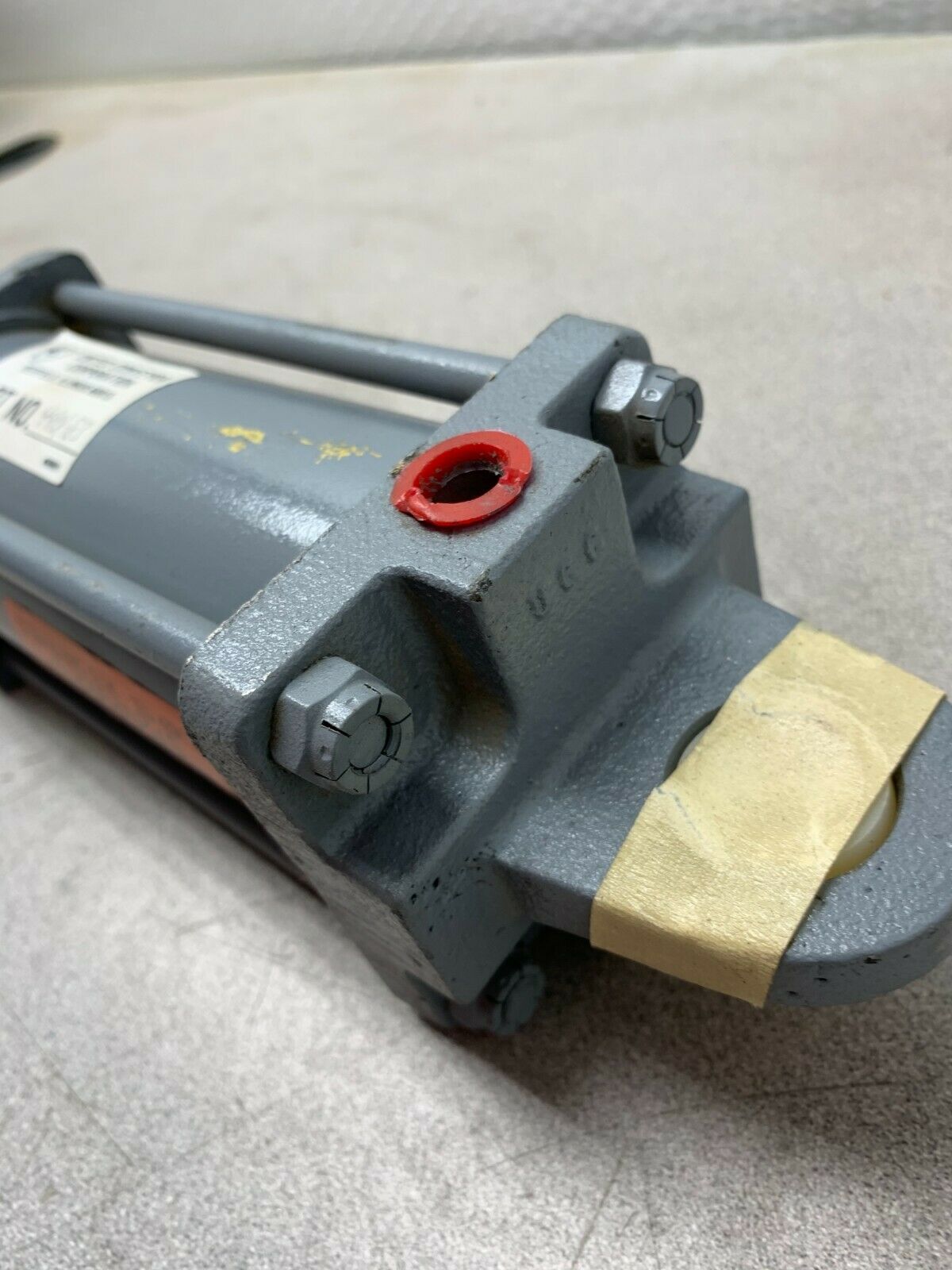 NEW NO BOX UNITED CONVEYOR PNEUMATIC CYLINDER 4401-83