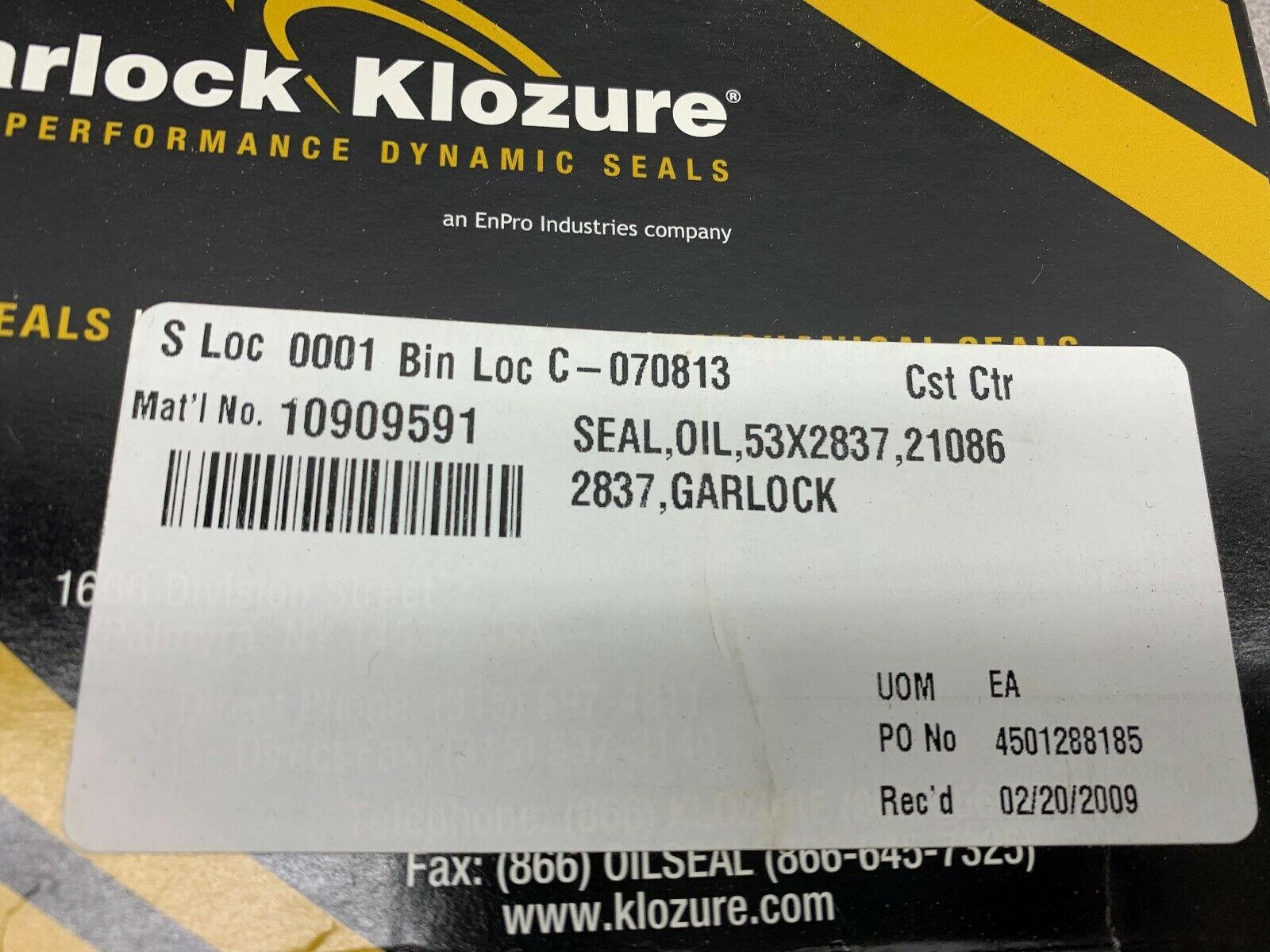 NEW IN BOX GARLOCK KLOZURE OIL SEAL 21086-2837