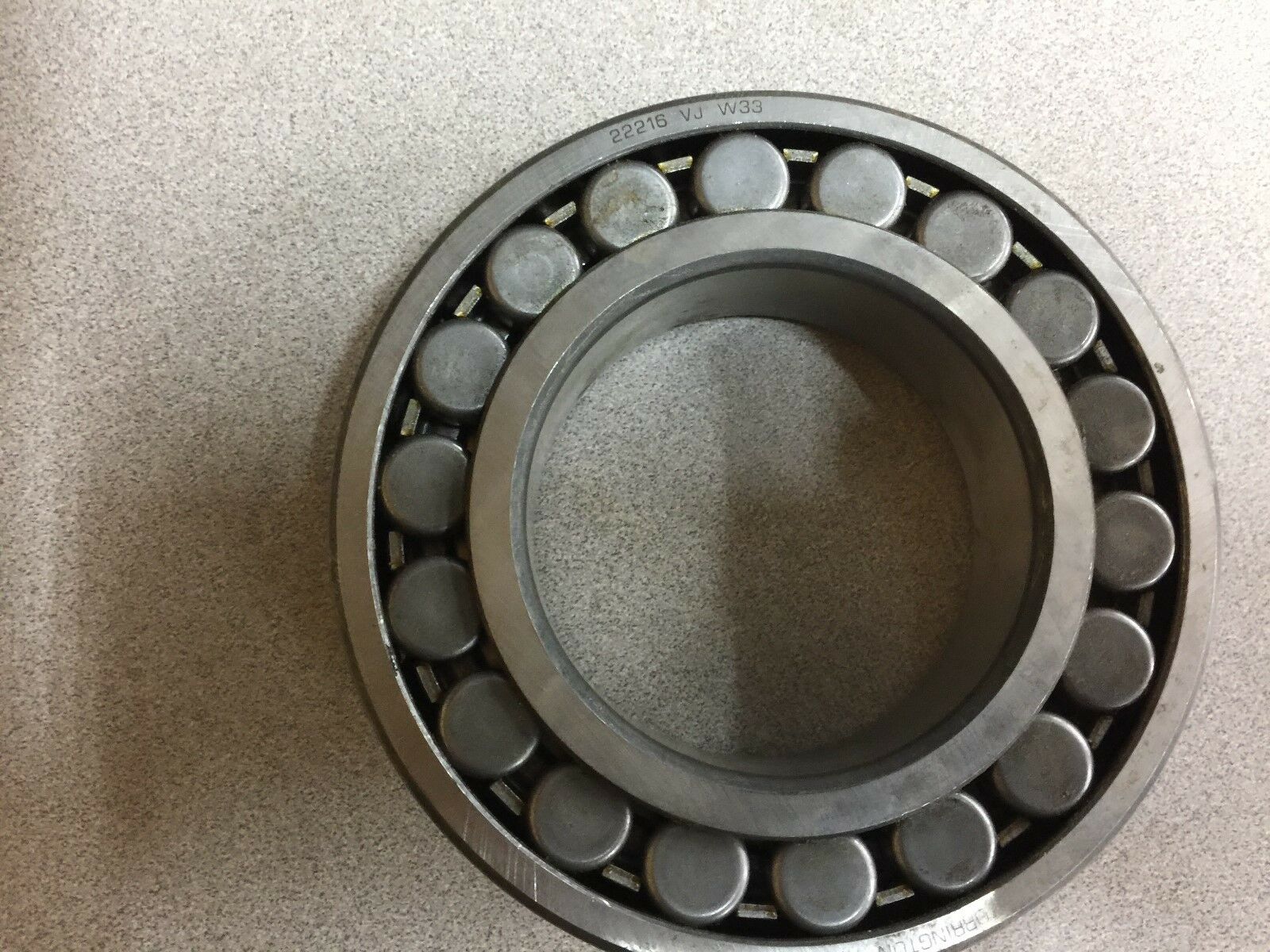 NEW NO BOX TORRINGTON ROLLER BEARING 22216 VJ W33