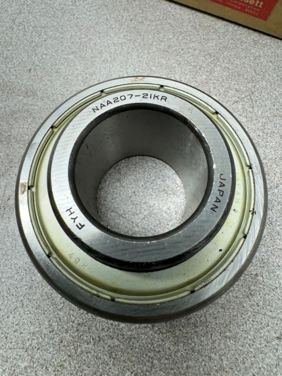 NEW IN BOX BELL & GOSSETT BEARING P77058