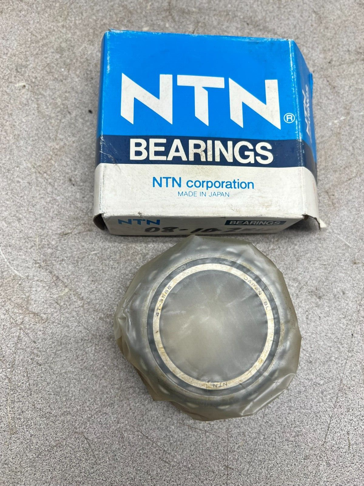 NEW IN BOX NTN BEARING 4T-3586