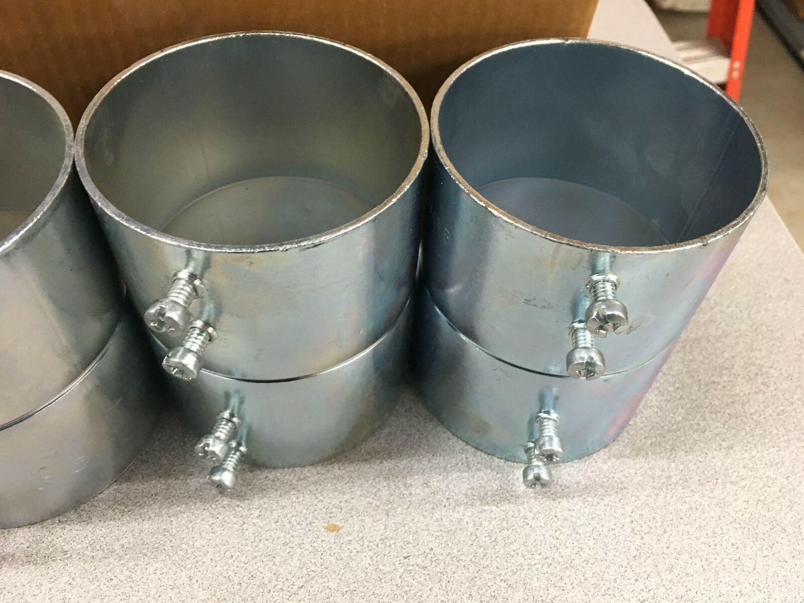 NEW BOX OF 5 THOMAS & BETTS 3" SET SCREW COUPLINGS TK128A