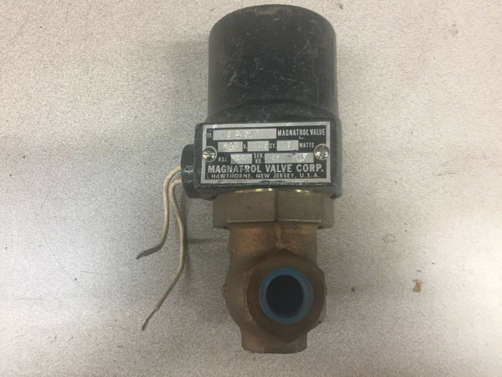 NEW NO BOX MAGNATROL 300PSI 240ADC SOLENOID VALVE 18A52