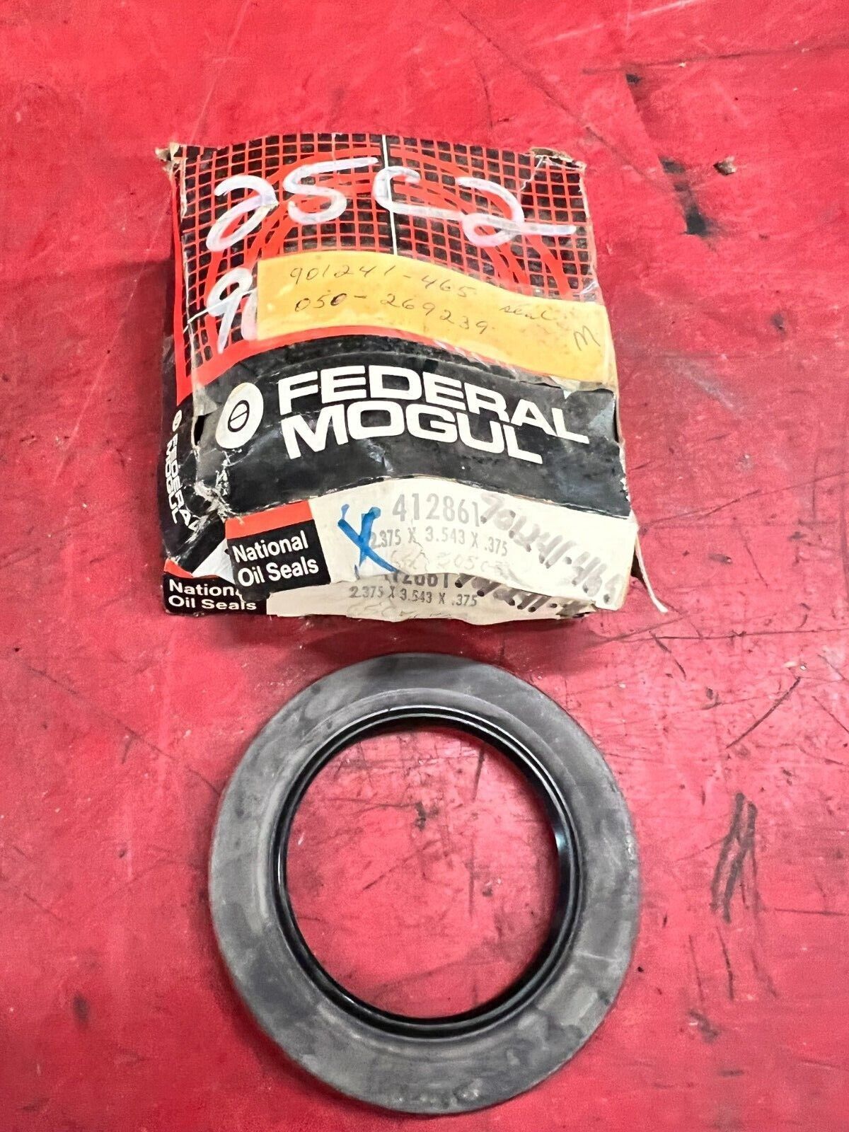 LOT OF 2 NEW IN BOX FEDERAL MOGUL OILSEAL 412861