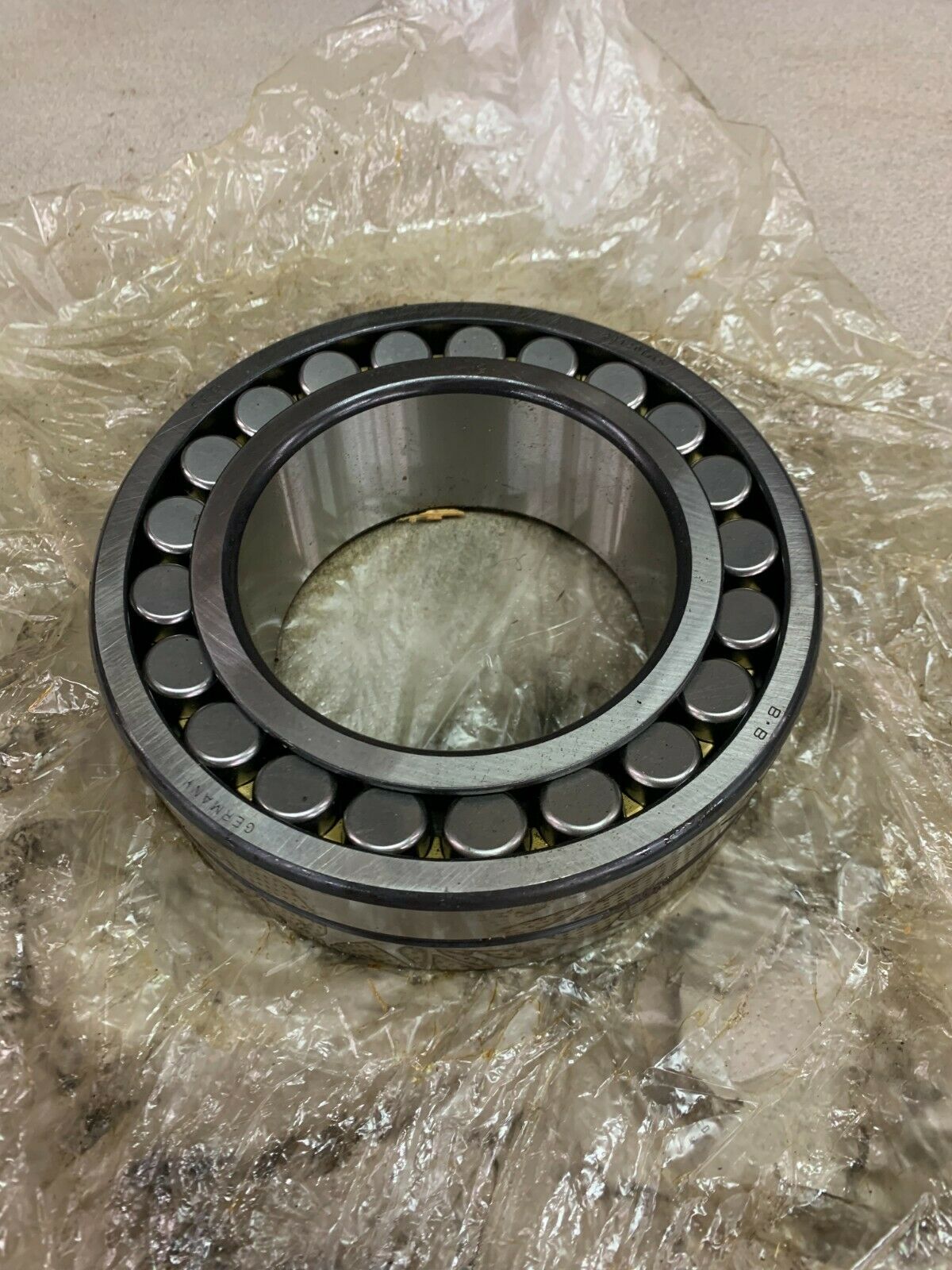 NEW NO BOX FAG SPHERICAL ROLLER BEARING 23120EAS