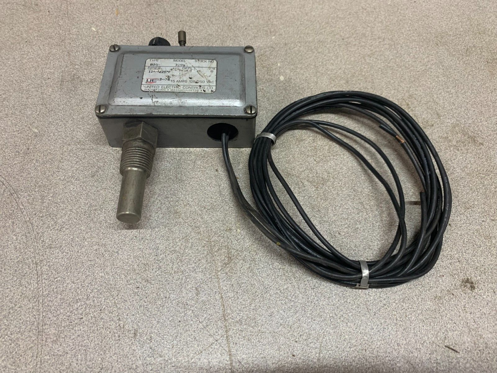 USED UNITED ELECTRIC TEMPERATURE SWITCH B5G 7398