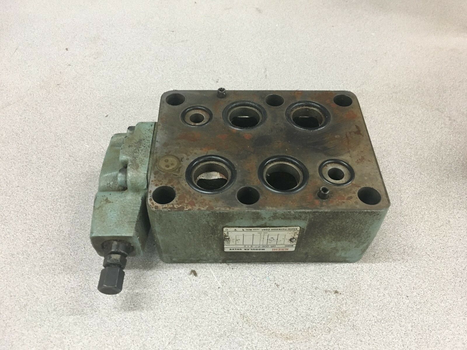 NEW NO BOX NACHI HYDRAULIC MODULAR VALVE OR-G06-P3-E10