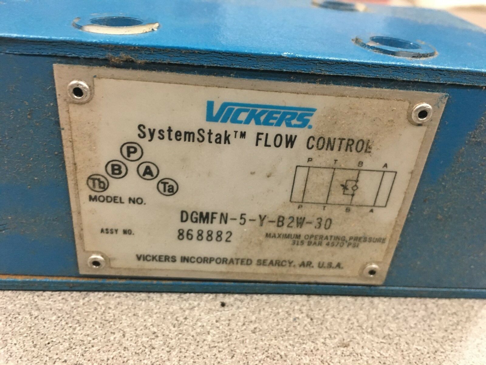 NEW NO BOX VICKERS 868882 SYSTEMSTAK FLOW CONTROL VALVE DGMFN-5-Y-B2W-30