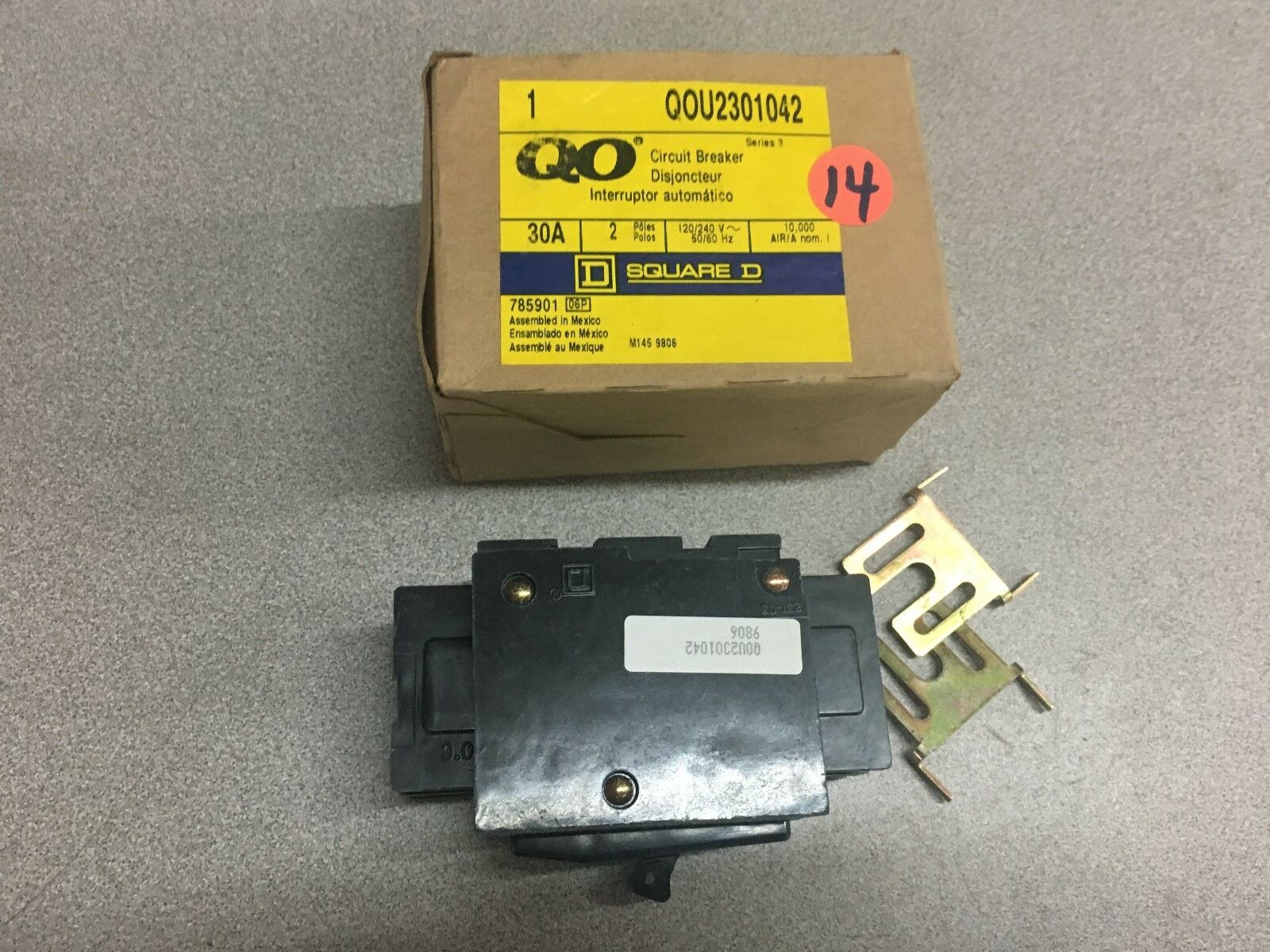 NEW IN BOX SQUARE D 2 POLE 30AMP CIRCUIT BREAKER QOU2301042