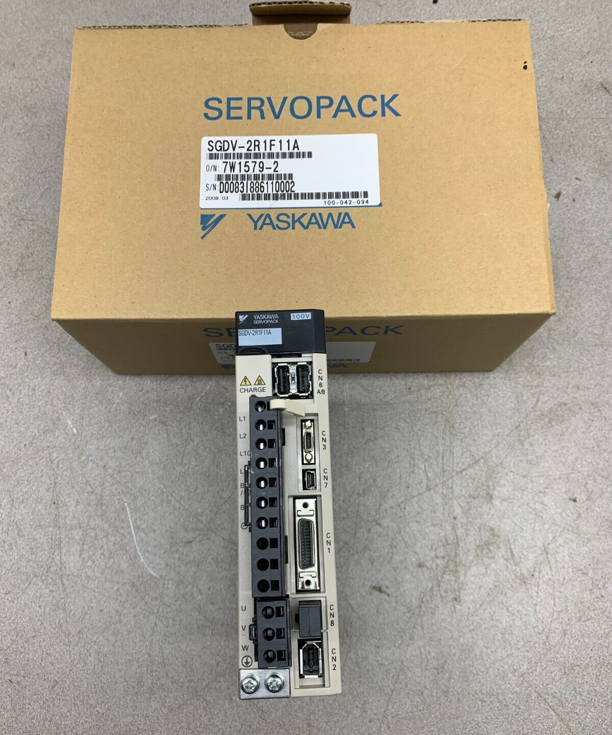 NEW IN BOX YASKAWA SERVOPACK DRIVE SGDV-2R1F11A