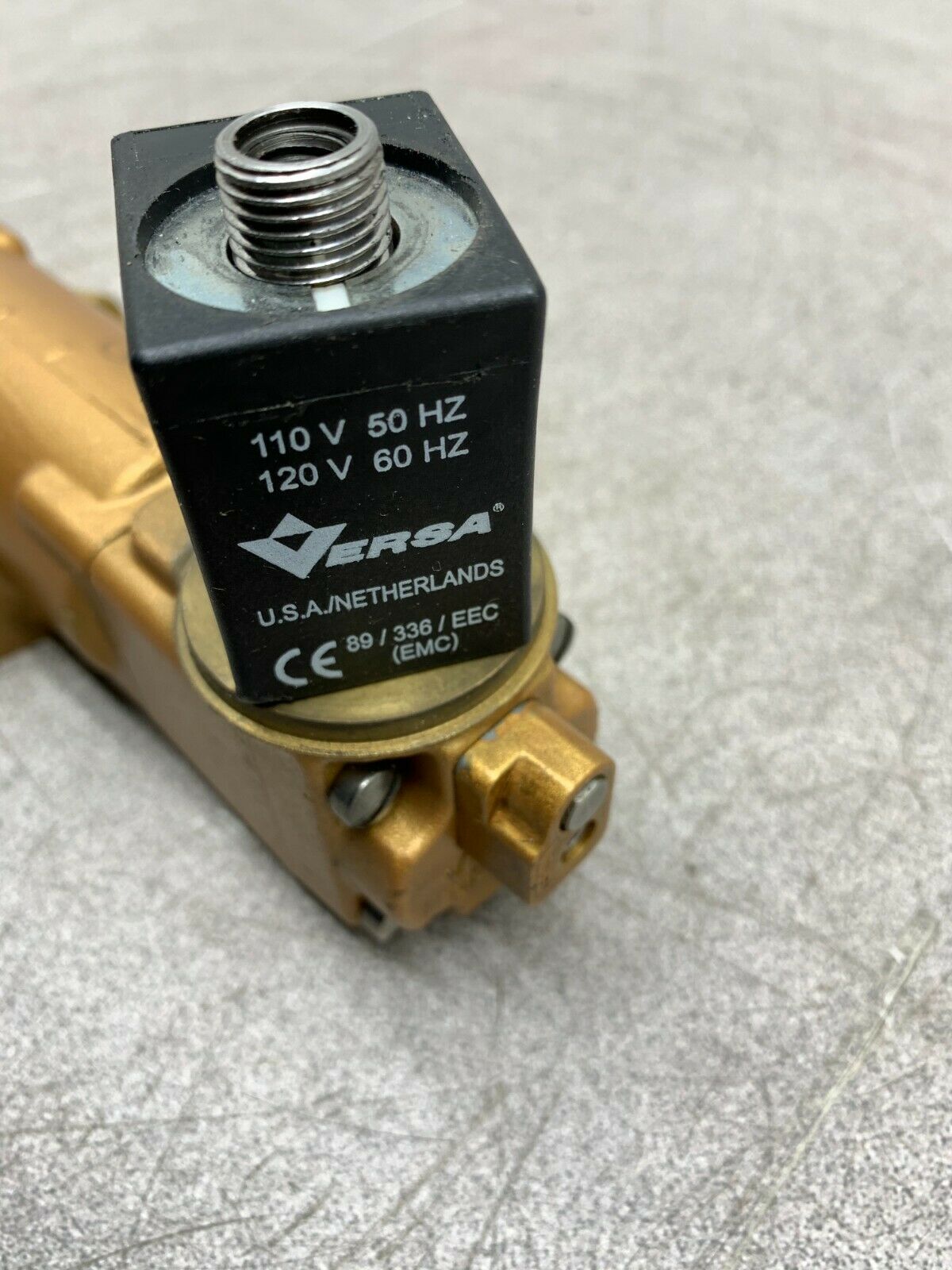 USED VERSA BRASS SOLENOID VALVE VSG-8532-1003-A120